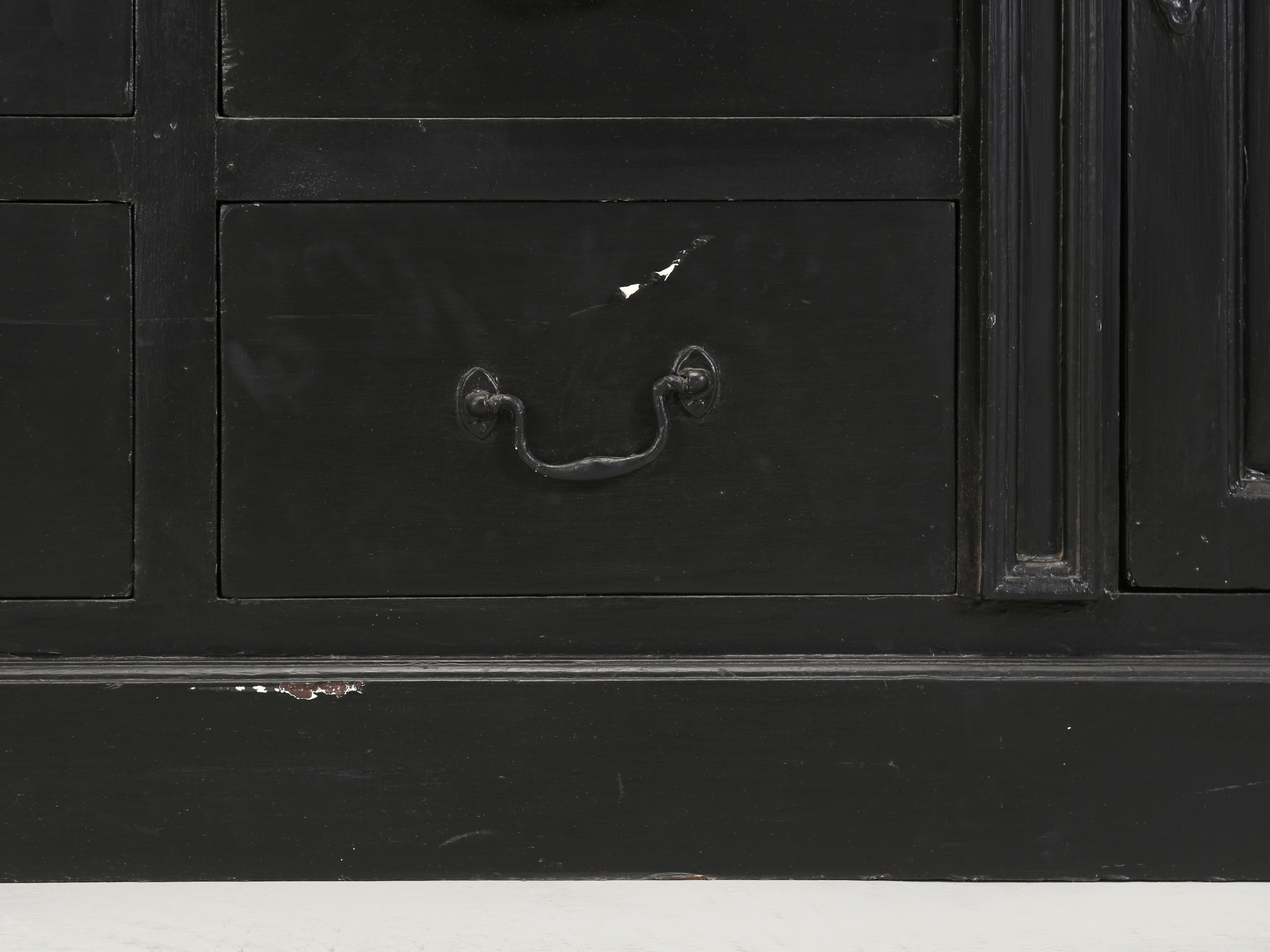 Black hand-painted Buffet or Sideboard probably made in Asia Well Constructed For Sale 1