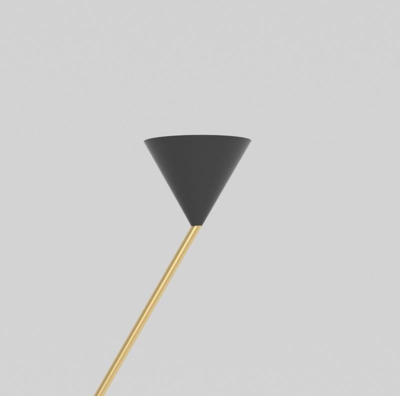 Postmoderno Lampada da pavimento Black Hat, Cone Up, di Atelier A in vendita