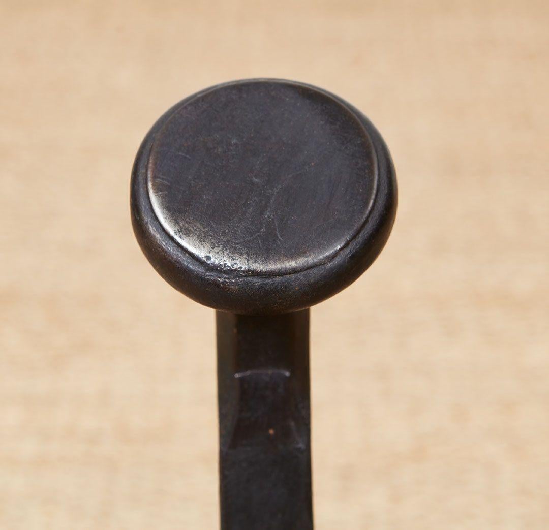 Schwarzes Herz Andirons (Geschmiedet) im Angebot