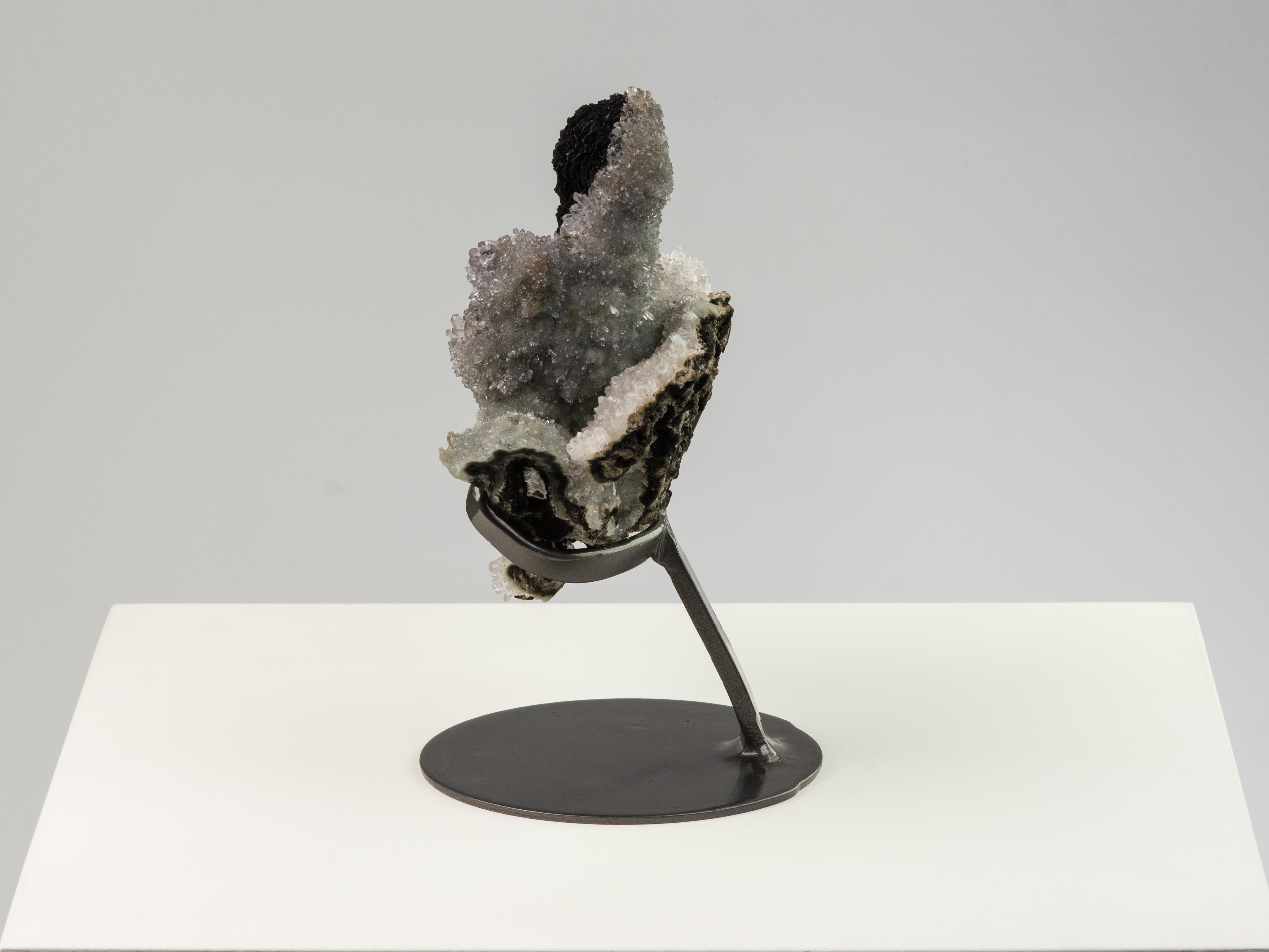 Hematite noire avec une couverture de quartz blanc Excellent état - En vente à London, GB