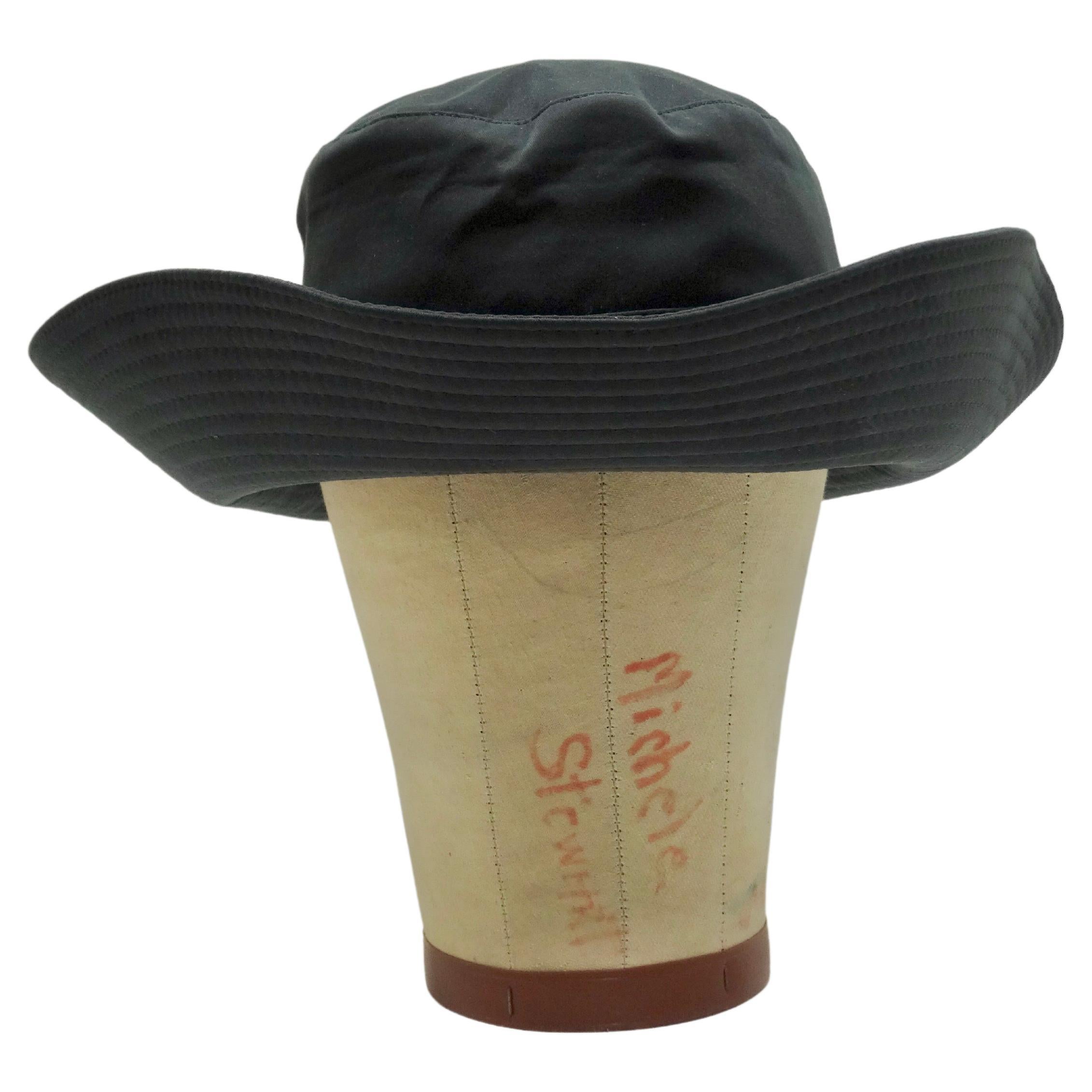 Noir Hermès - Chapeau seau noir en vente