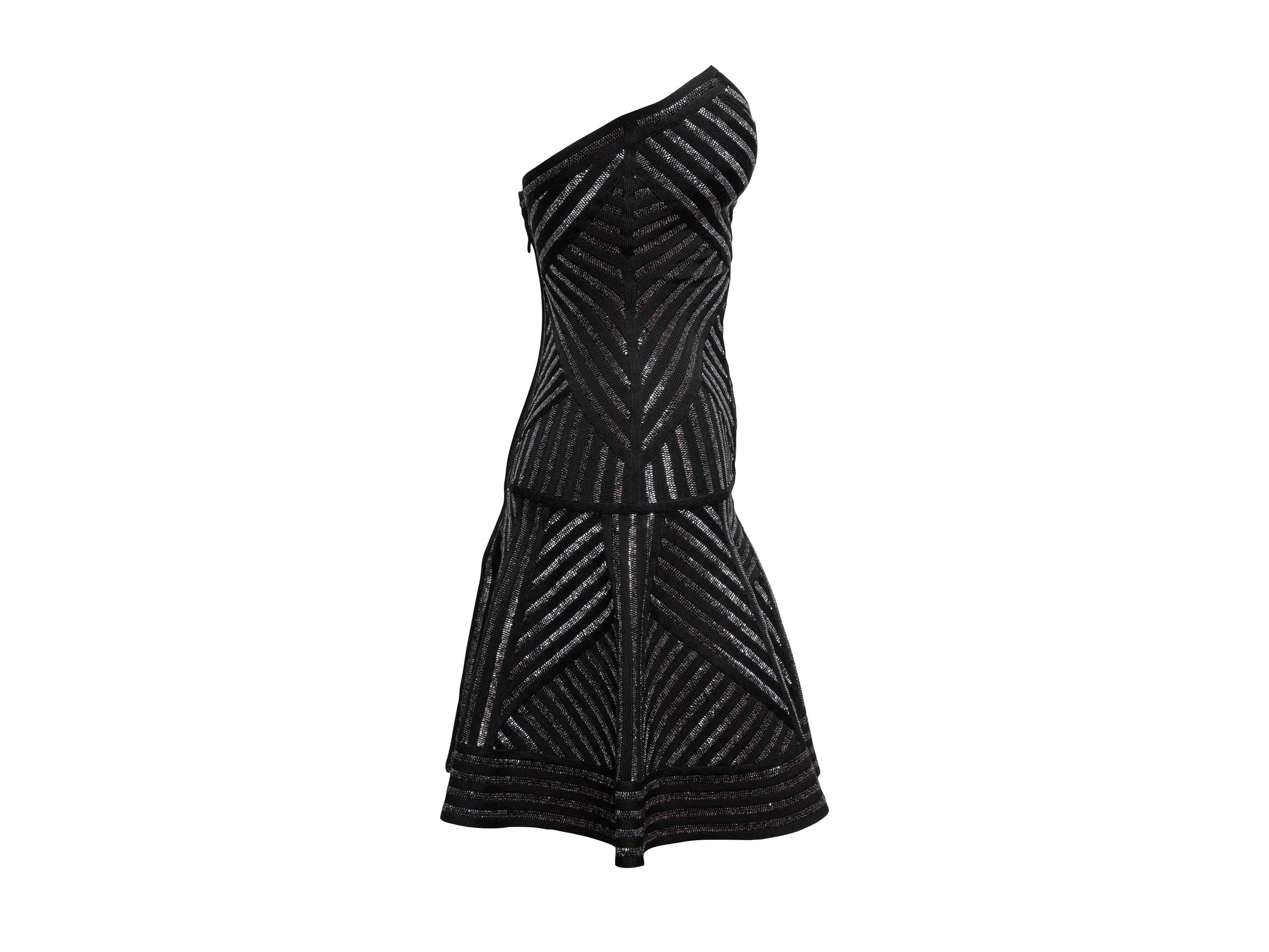 Schwarzes Herve Leger trägerloses, perlenbesetztes Minikleid Größe US XS im Zustand „Gut“ im Angebot in New York, NY