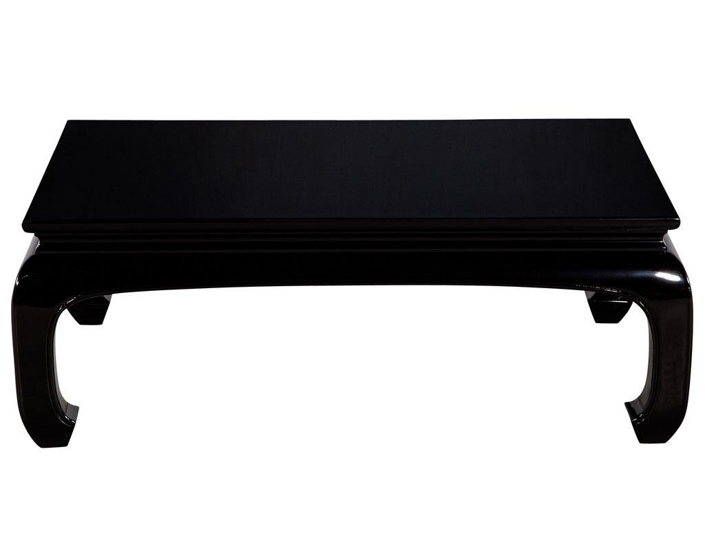 Moderne Table basse noire polie à haute brillance en vente