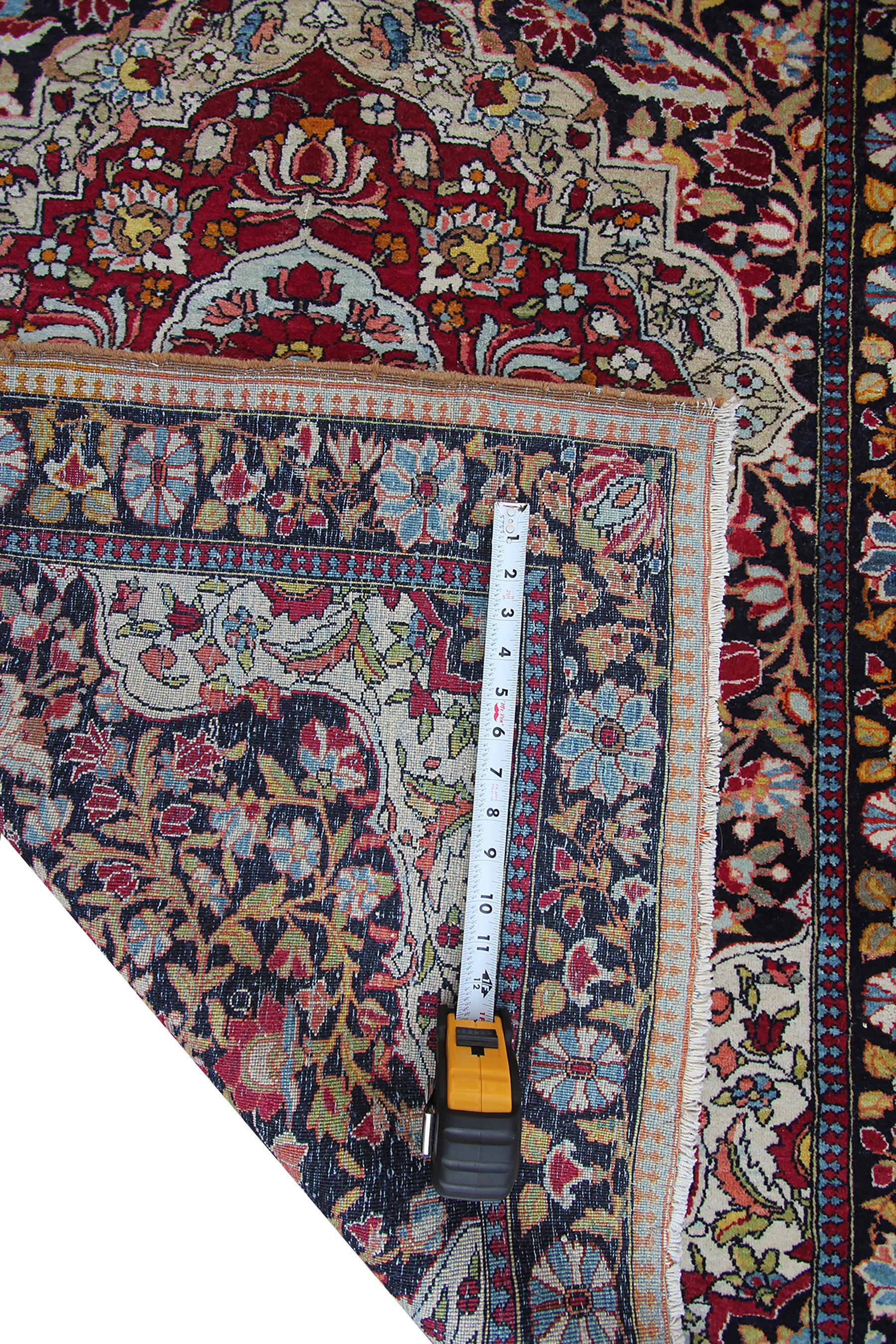Schwarzer, hochwertiger, antiker, persischer Isfahan-Teppich, handwerkliche Arbeit, 4x5 107x153cm im Angebot 3