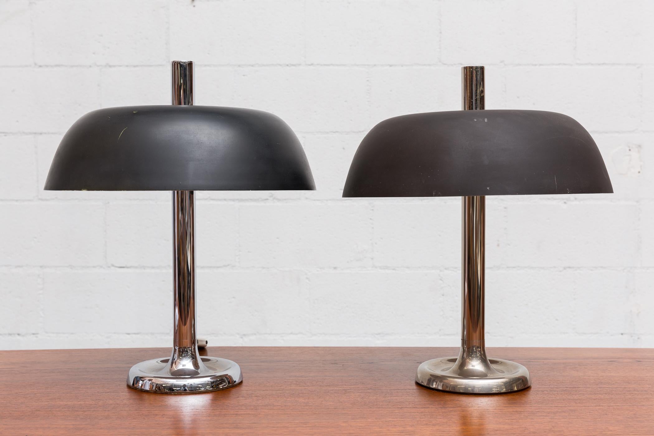 Midcentury desk lamp for Hillebrand, Germany. Matte black enameled metal shade.
Visible wear to chrome base and stem, consistent with age and usage. Two similar ones available, not a pair. Visible differences.