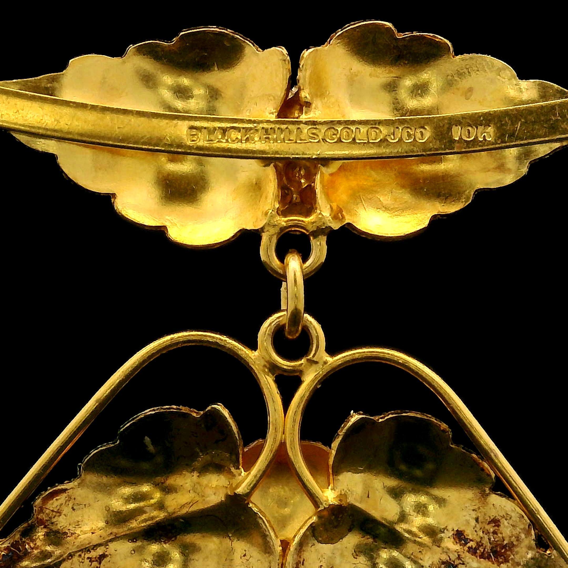 Collier pendentif Black Hills en or jaune, vert et rose 10 carats avec grande feuille détaillée en vente 4