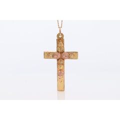 Black Hills Gold Cross Necklace.10k multi tone Black Hills Gold Crucifix Pendant
