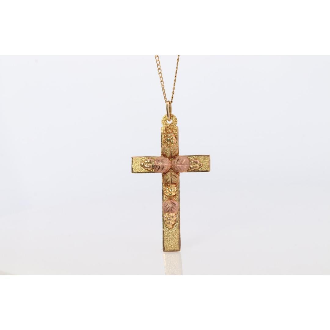 Black Hills Gold Cross Necklace.10k multi tone Black Hills Gold Crucifix Pendant For Sale 4