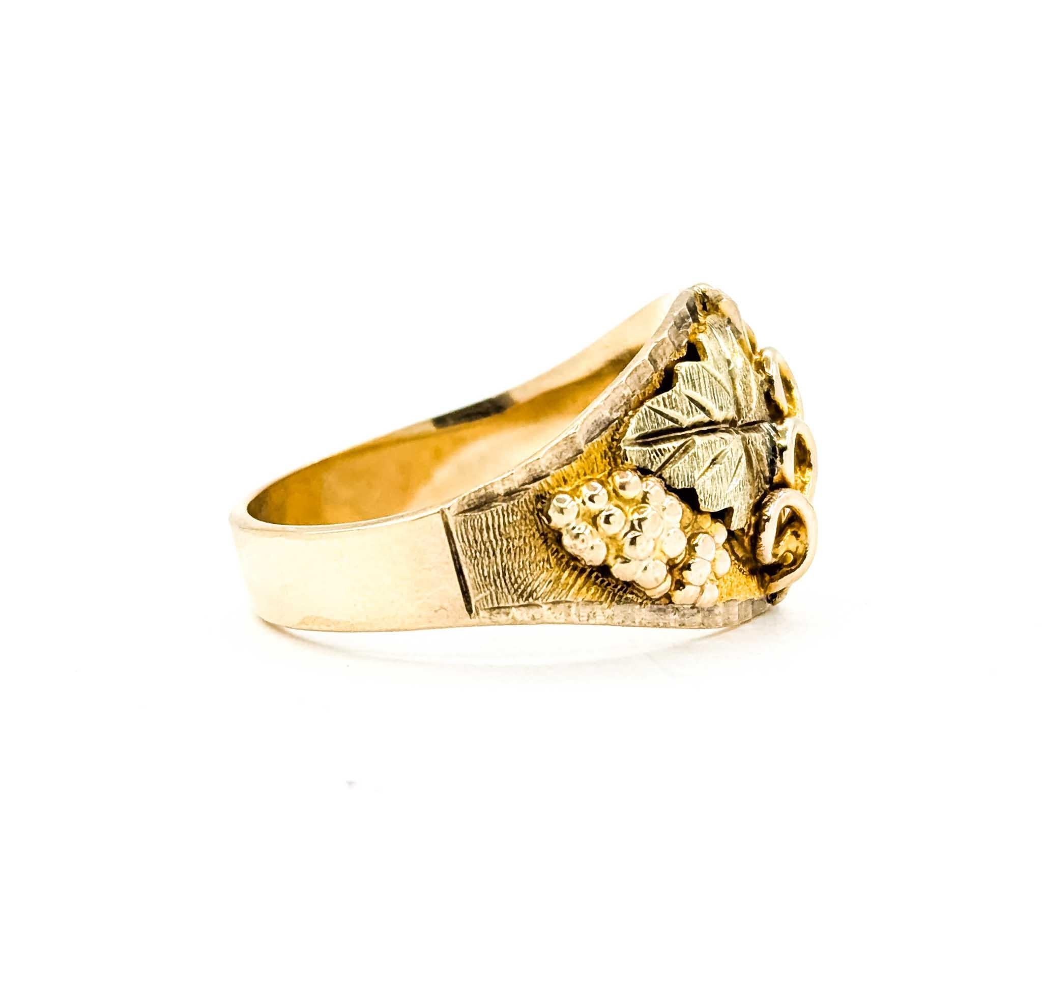Black Hills Gold Blattmotiv Ring aus 10k dreifarbigem Gold im Angebot 2