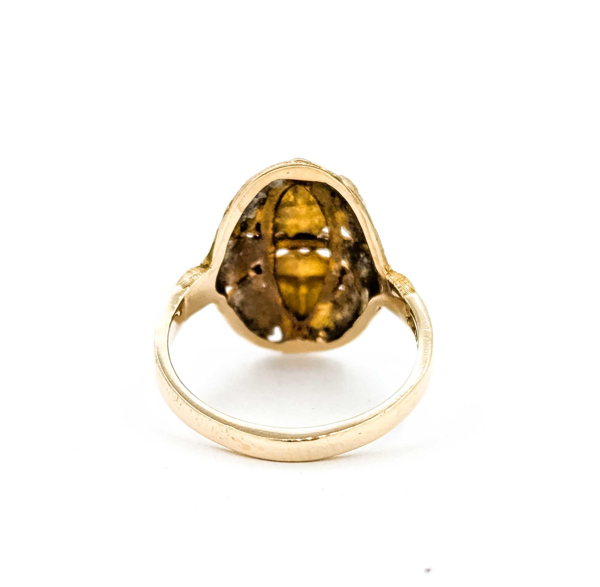 Black Hills Gold Leaf Motif Ring in 10k Tri-Tone Gold in vendita 3