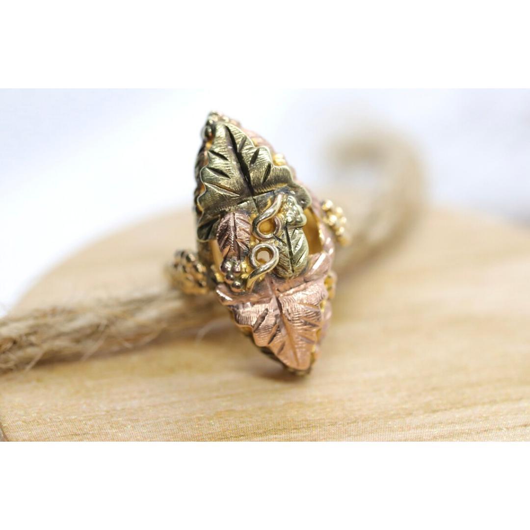 Black Hills Gold Ring. 10k Multi-Tone Black Hills Gold Statement Ring. In Good Condition For Sale In Port Charlotte, FL
