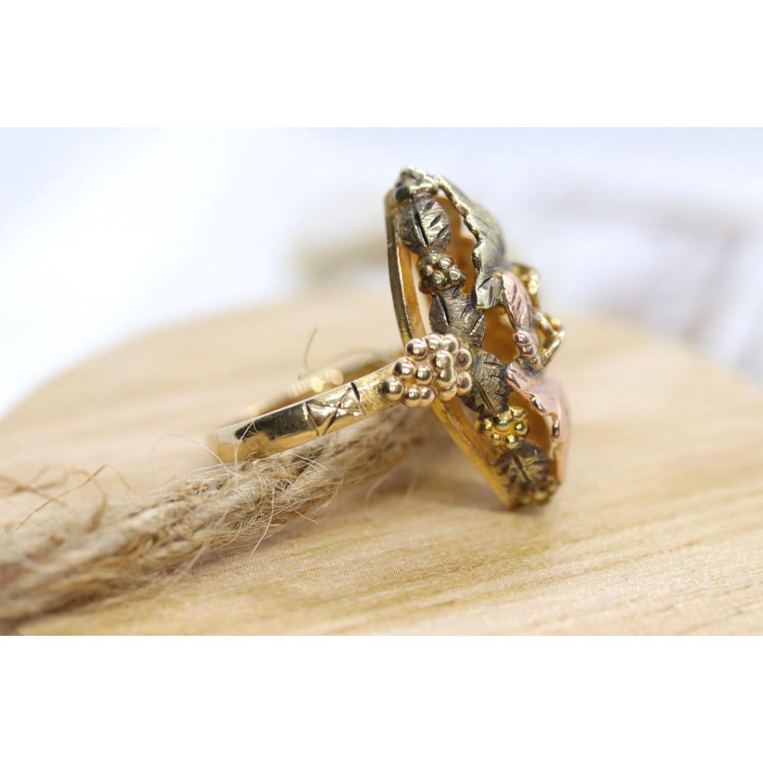 Black Hills Gold Ring. 10k Multi-Tone Black Hills Gold Statement Ring. For Sale 4