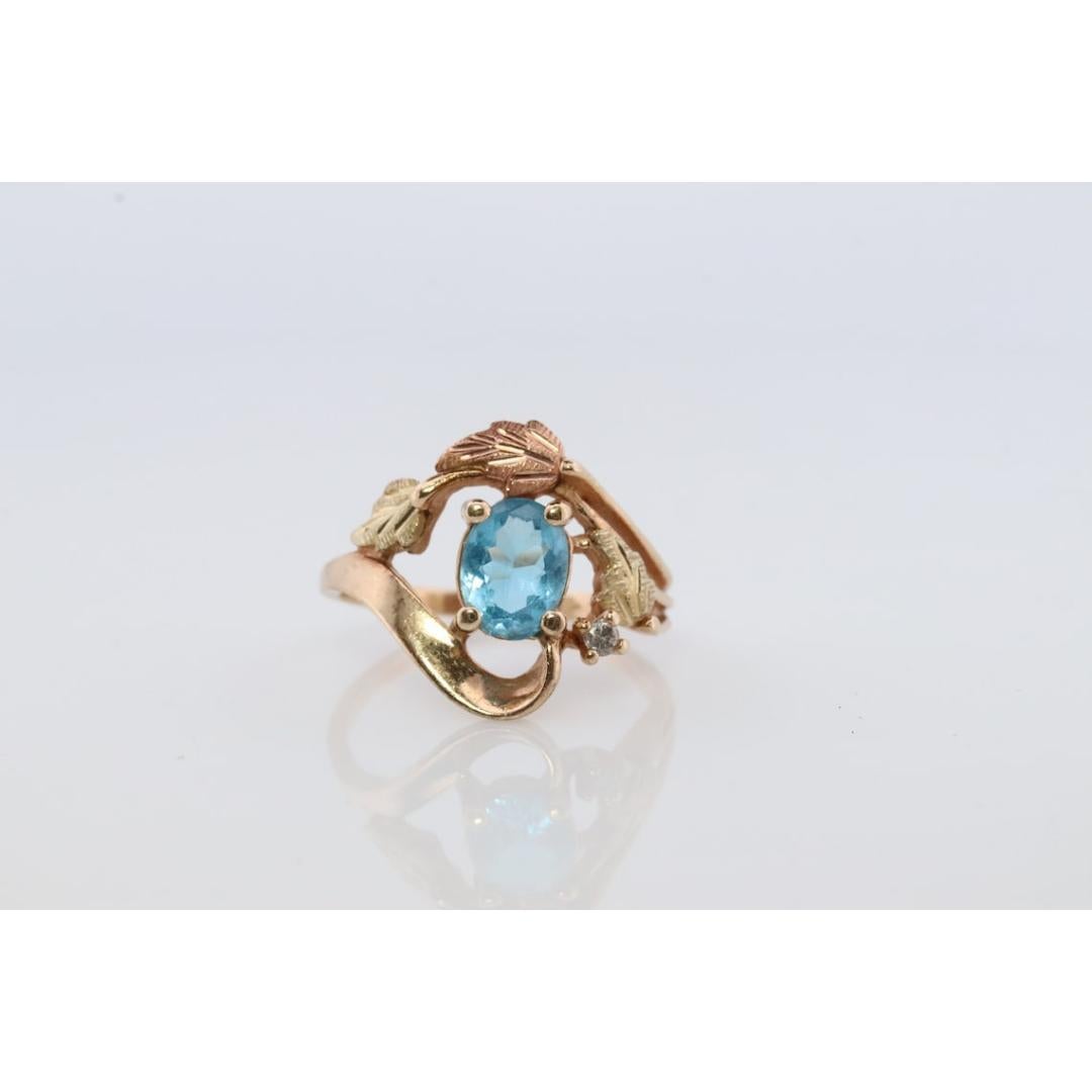 Anello in oro Black Hills. Anello in oro delle Hille nere con diamanti e topazio blu multitono da 10 carati In condizioni buone in vendita a Port Charlotte, FL