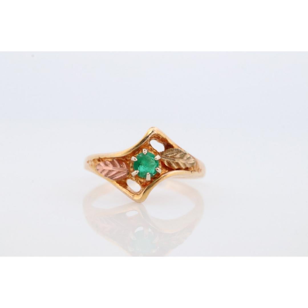 Black Hills Gold Ring. 10k Multi-Tone Emerald Black Hills Gold Statement Ring. For Sale 2