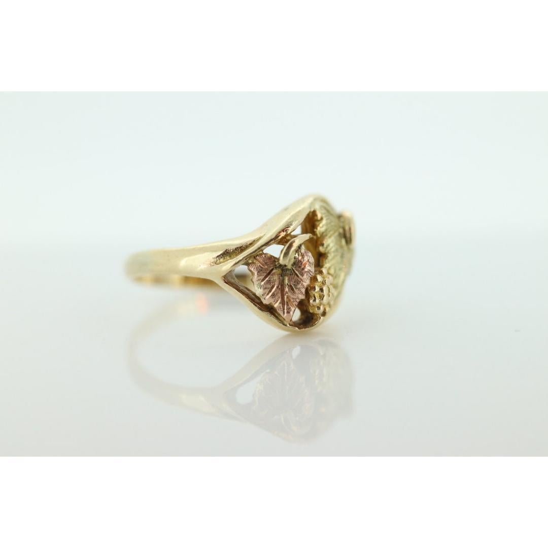 Black Hills Gold Ring. 10k Multi-Tone Gold. Black Hills Gold Design Tricolor 1