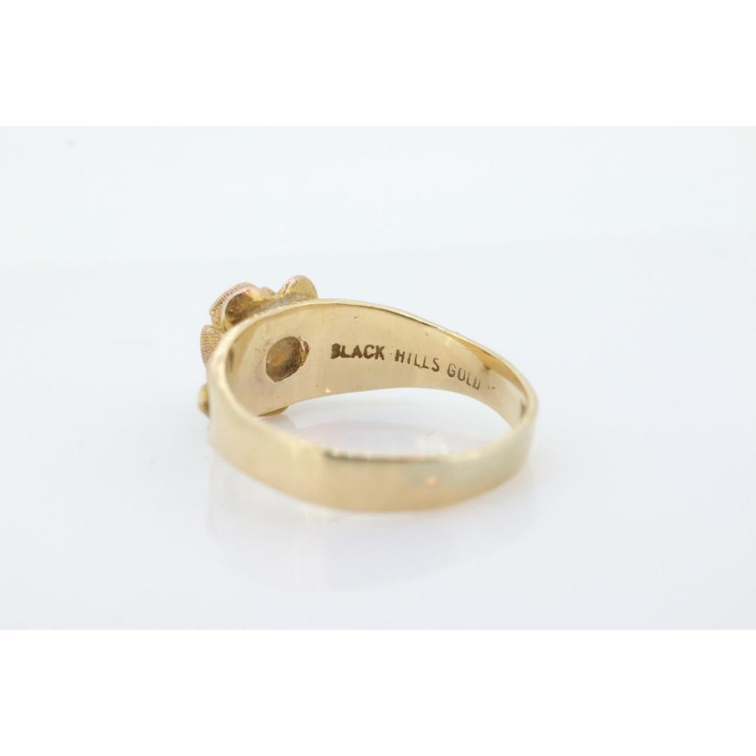 Black Hills Gold Ring. Antique Diamond Ring. 10k Rose Pedals diamond set Gold. In Good Condition For Sale In Port Charlotte, FL