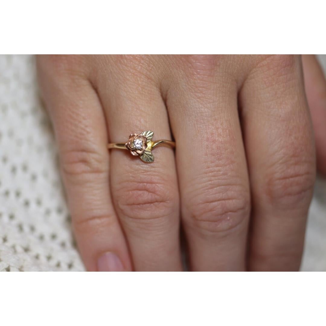 Anillo de oro de las Colinas Negras. Anillo de Diamantes. Oro Multitono 10k. Dainty Colinas Negras en Bueno estado para la venta en Port Charlotte, FL