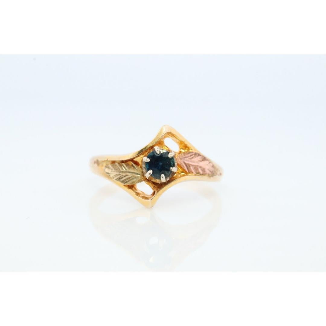 Black Hills Gold Ring. Sapphire Bypass band. Round Blue Sapphire 10k Multi-Tone In Good Condition For Sale In Port Charlotte, FL