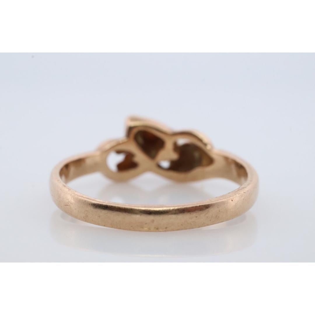 Black Hills Gold Ring with a Pearl. 10k Multi-Tone Black Hills Gold Pearl Ring. In Good Condition For Sale In Port Charlotte, FL