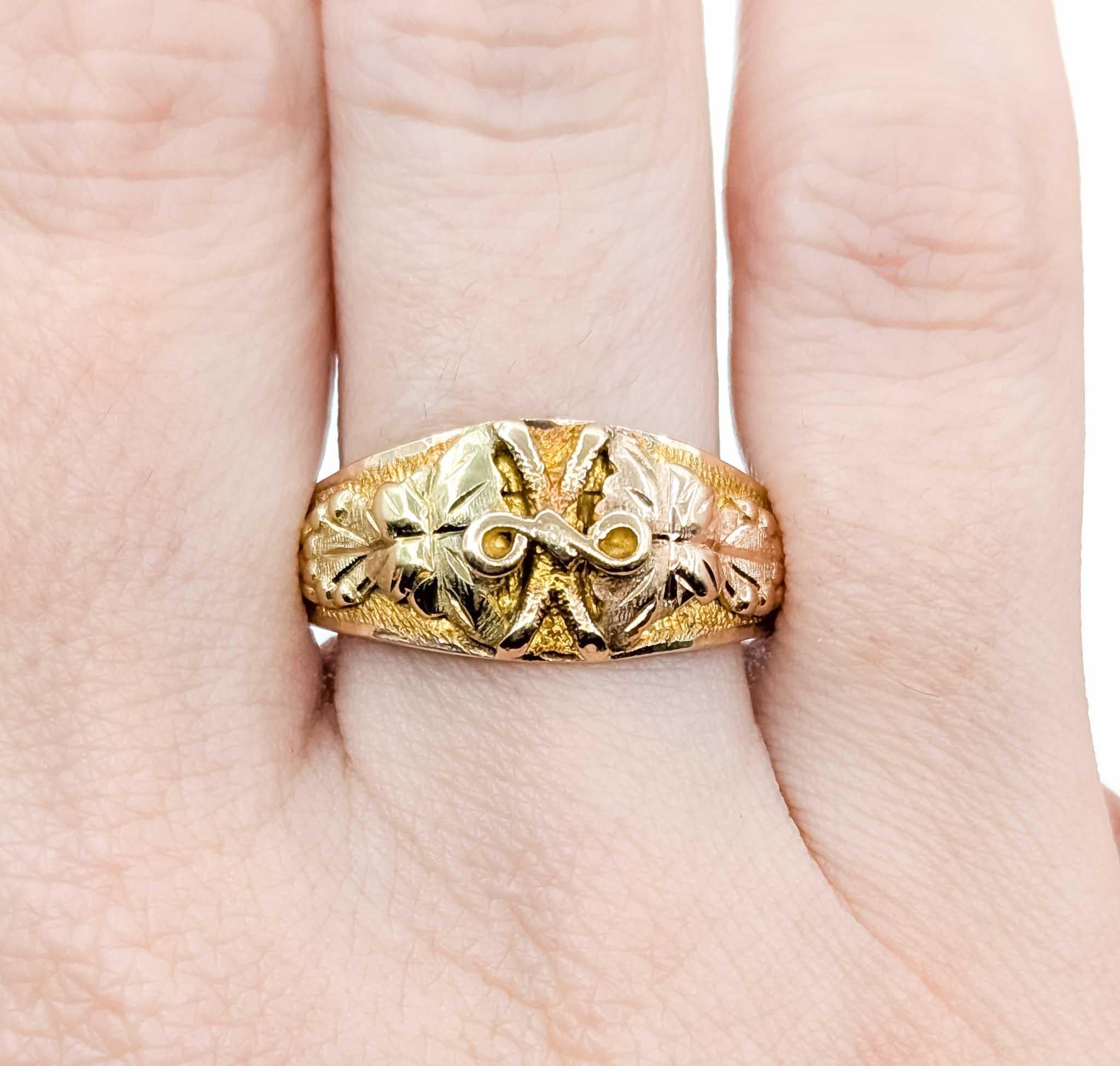 Black Hills Gold Tri-Color Leaf Ring aus 10k dreifarbigem Gold für Damen oder Herren im Angebot