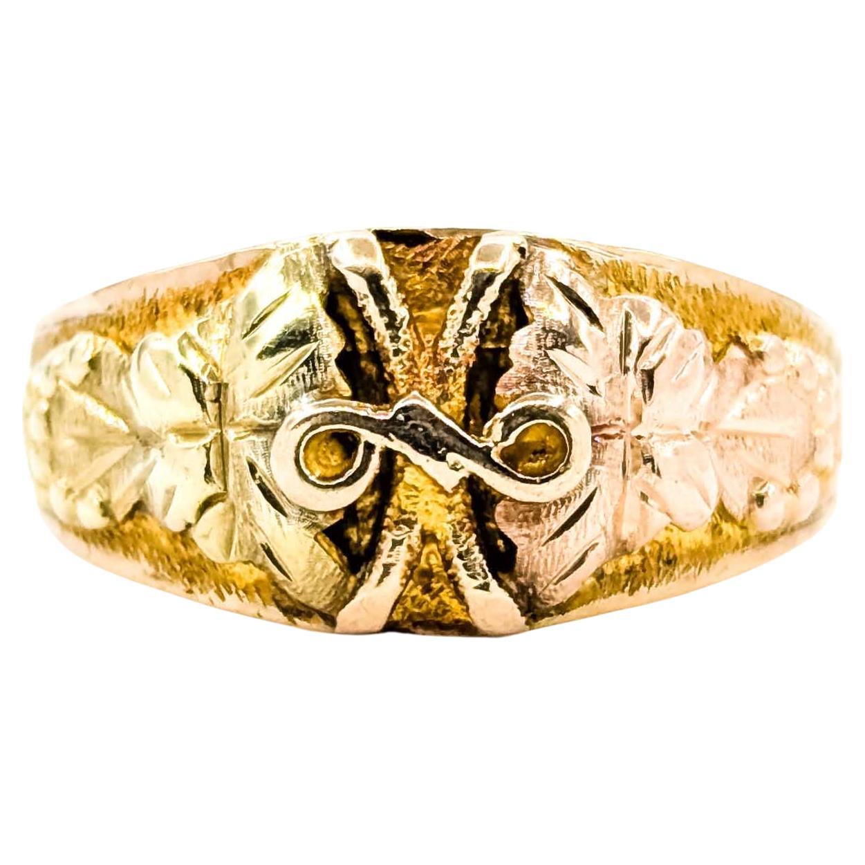 Black Hills Gold Tri-Color Leaf Ring in 10k Tri-Tone Gold