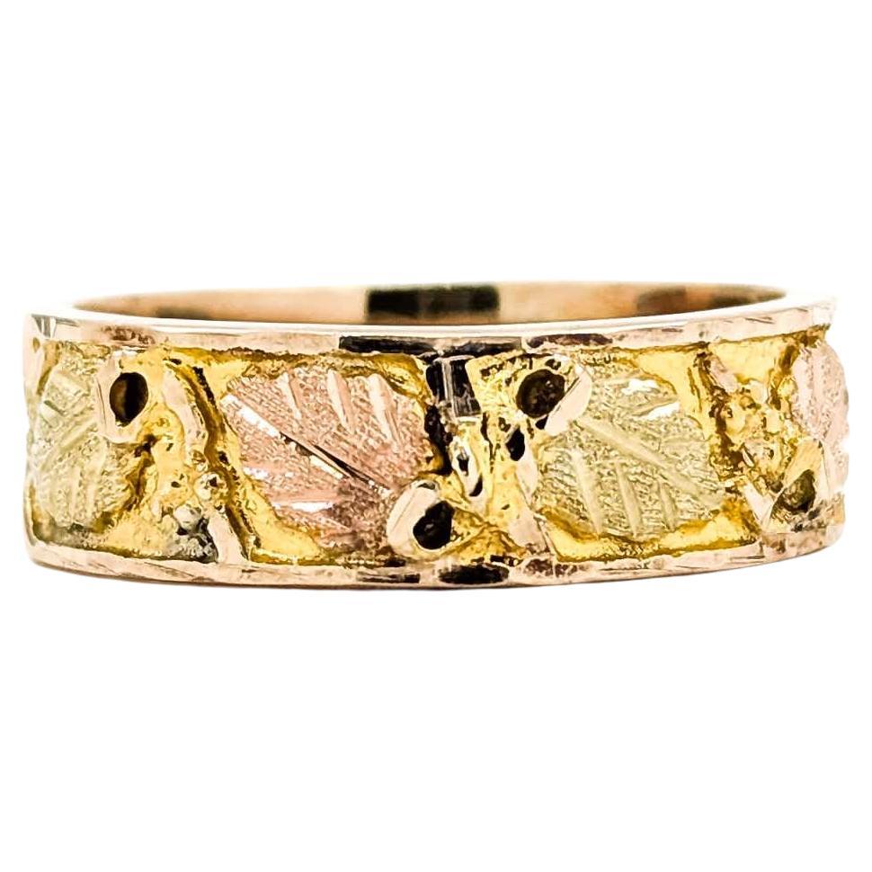 Black Hills Gold Tri-Tone Ring in 10k Gold For Sale
