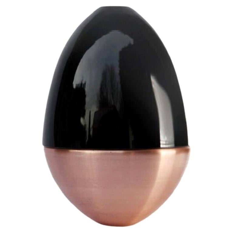 Schwarze Hommage an das Faberge-Schmuckei, Pia Wüstenberg