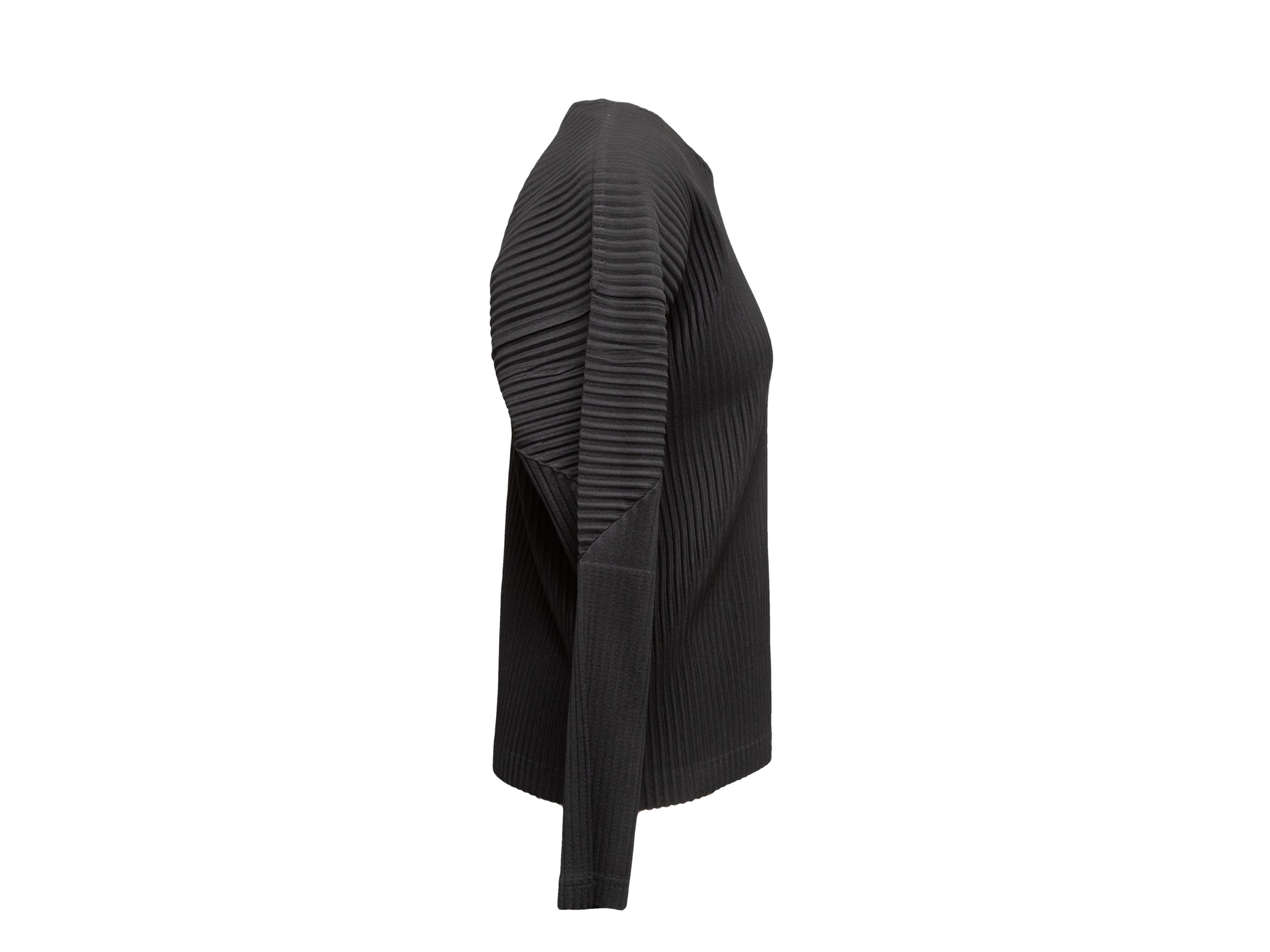 Noir Homme Plisse Issey Miyake Long Sleeve Top Designer Size 2 Bon état - En vente à New York, NY