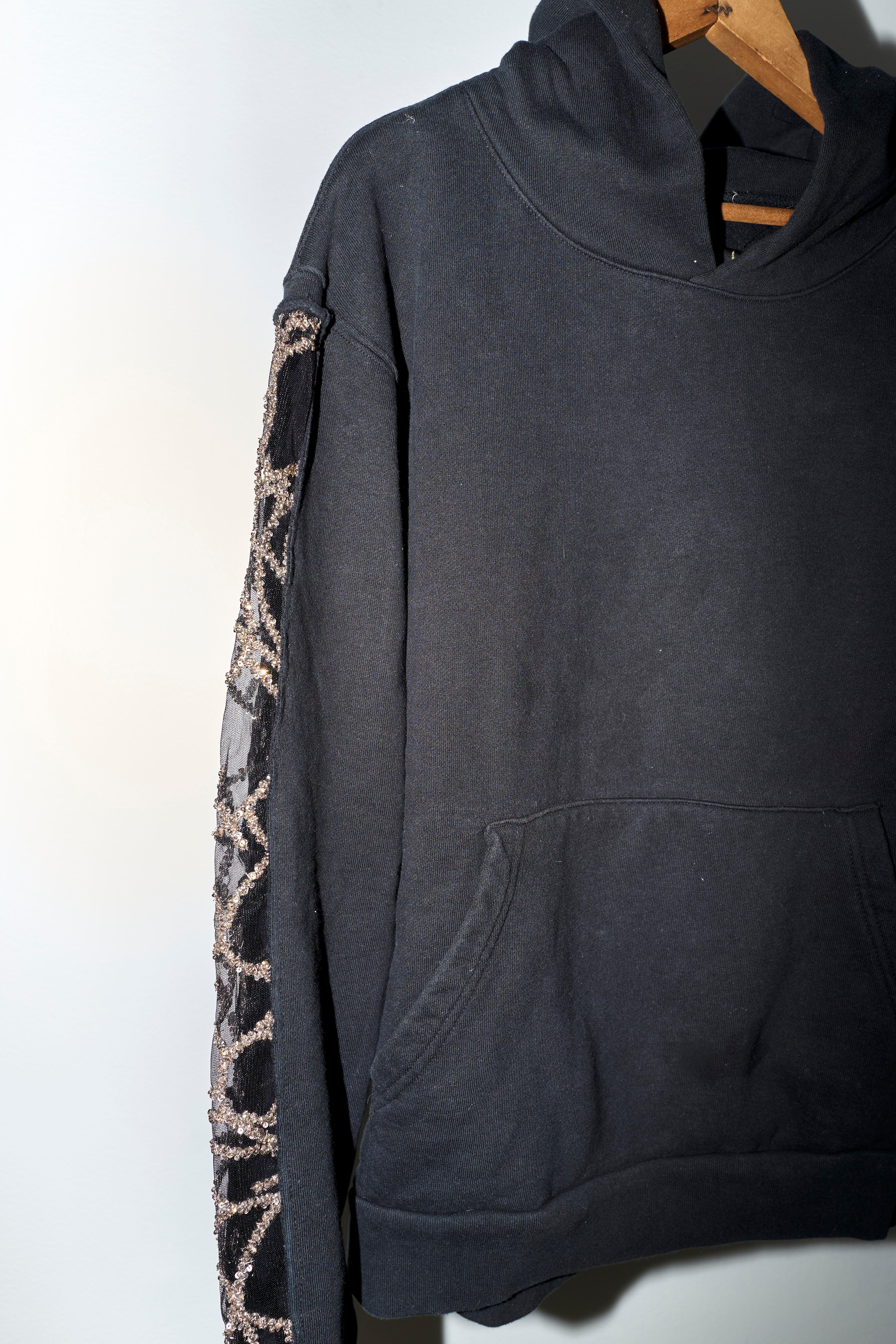 Schwarzes Kapuzenpullovershirt mit Kapuze Transparentes durchsichtiges Mesh Chrystal-Stickerei J Dauphin im Angebot 6
