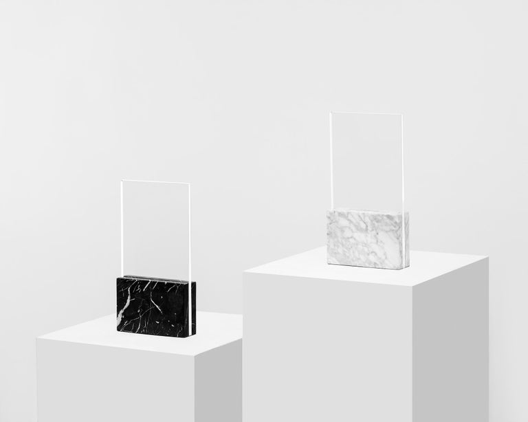 Black Horizon, glass and marble table lamp by Carlos Aucejo
Dimensions: 45 x 22 x 7 cm
Materials: Glass and marble, (Exist in Marquina (black) and Carrara (white)). 

In this piece, we try to create a luminous atmosphere in the space through the LED