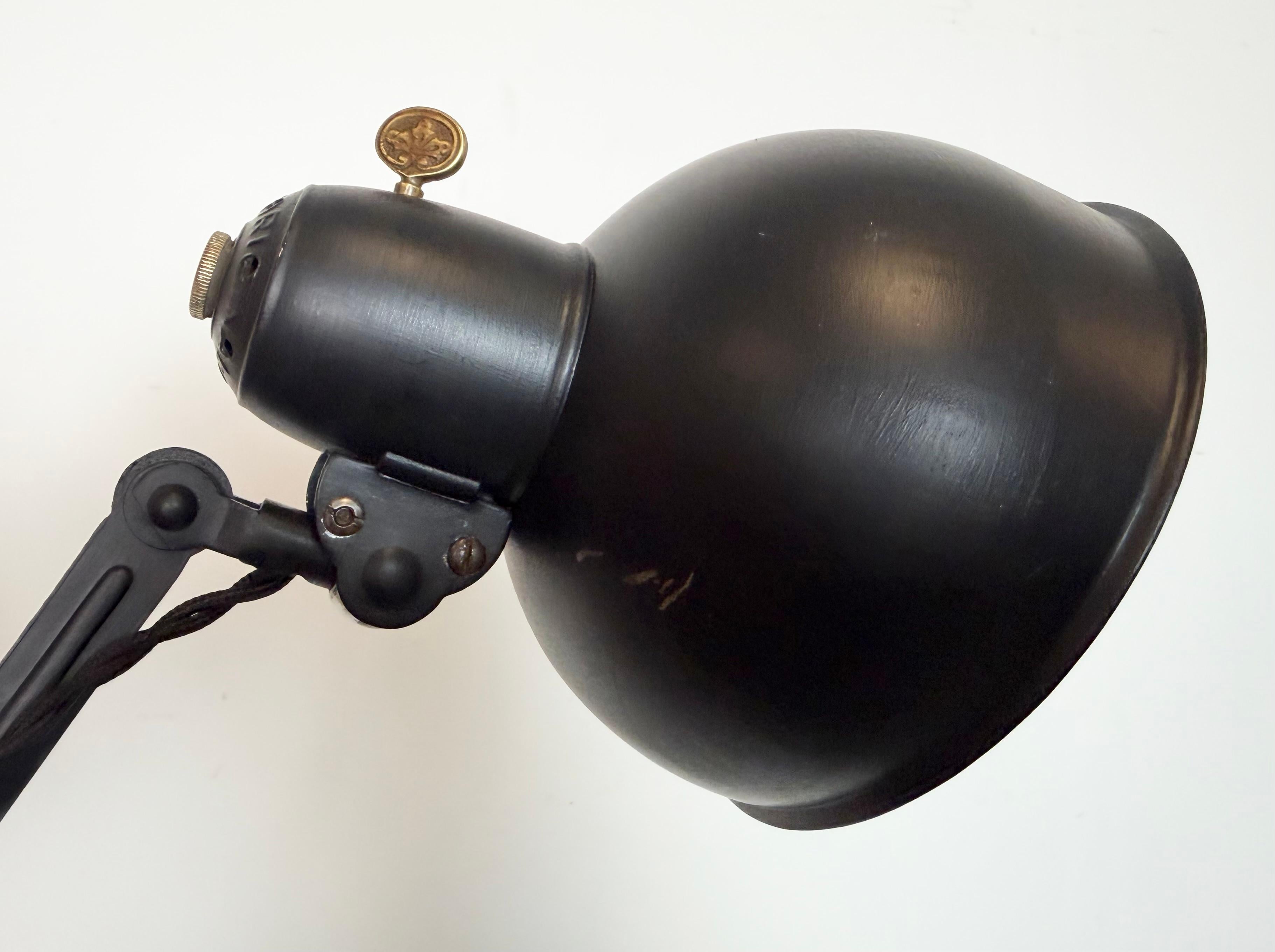 Lampe murale ciseau industrielle Bauhaus noire de Kaiser Idell, années 1930 en vente 5