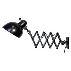 Lampada da parete a forbice Bauhaus industriale nera di Kaiser Idell, anni '30