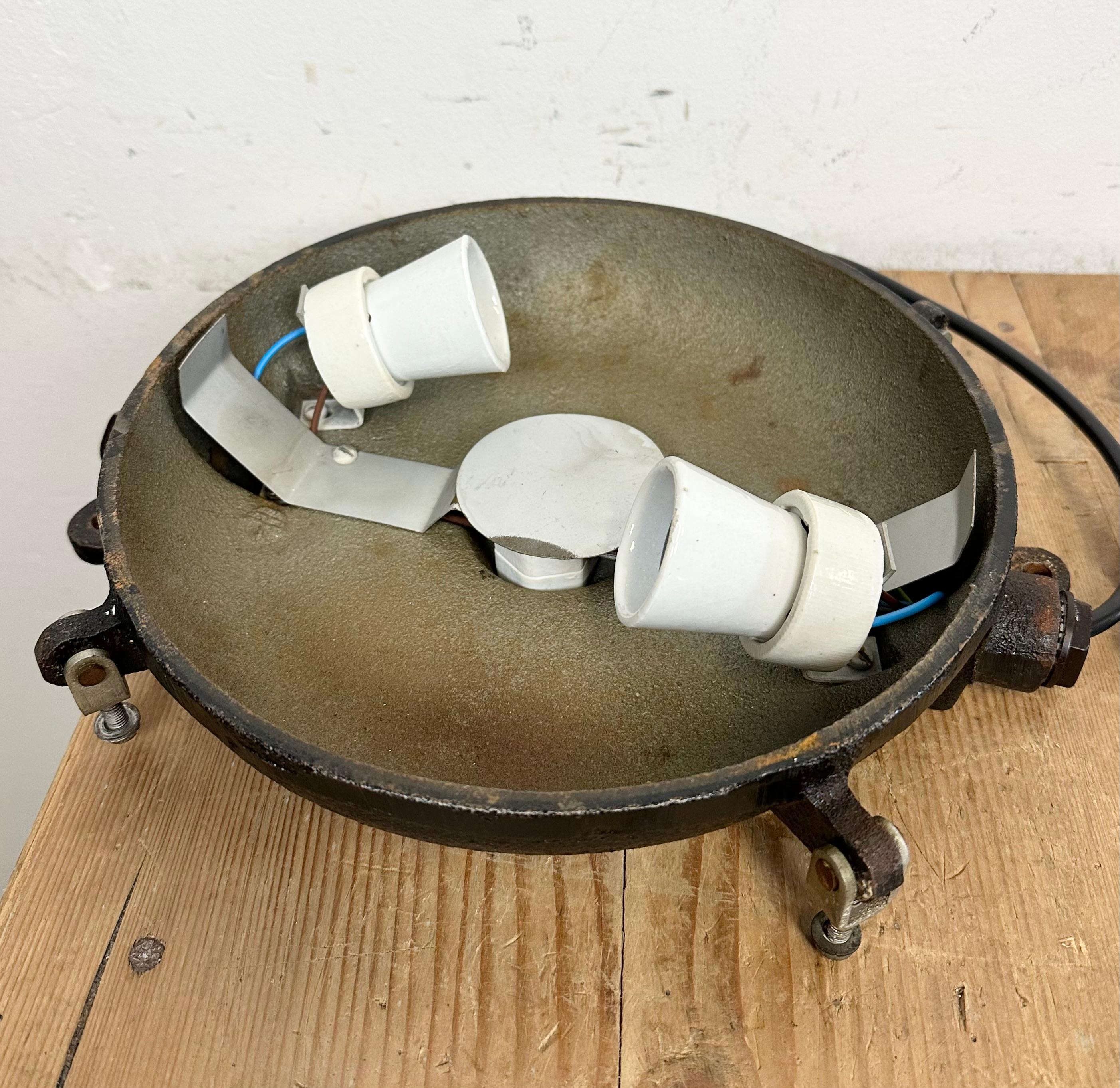 Black Industrial Cast Iron Wall or Ceiling Light from Elektrosvit, 1960s For Sale 6
