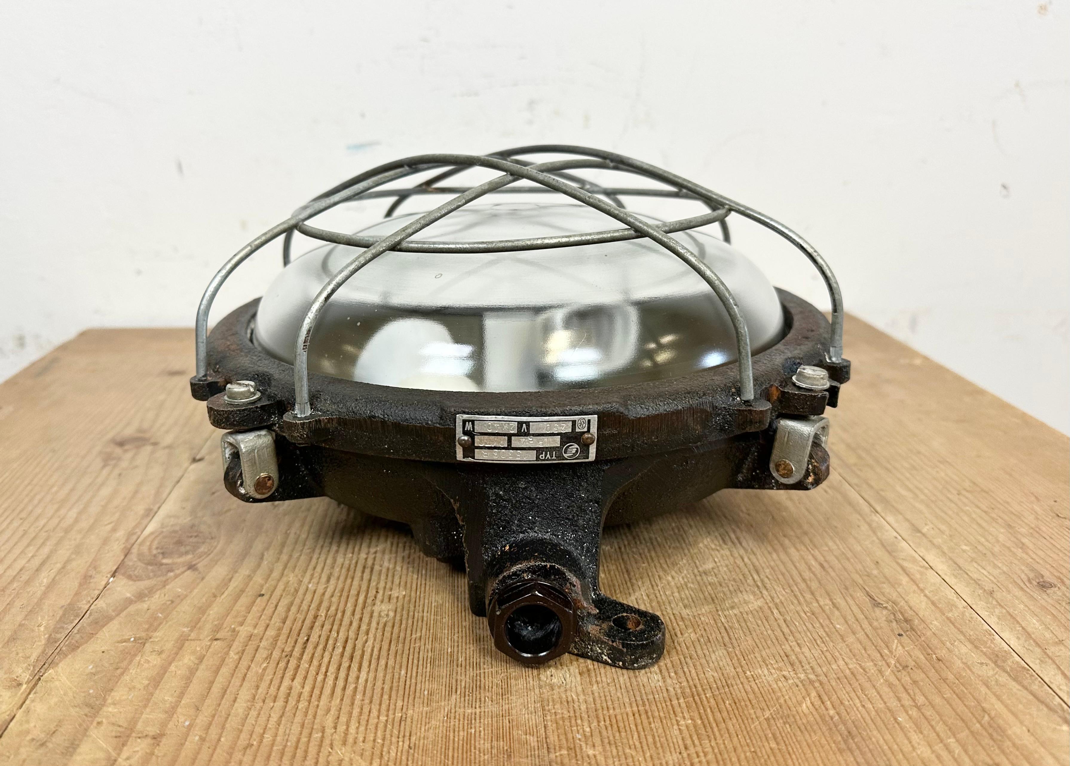 Black Industrial Cast Iron Wall or Ceiling Light from Elektrosvit, 1960s For Sale 3