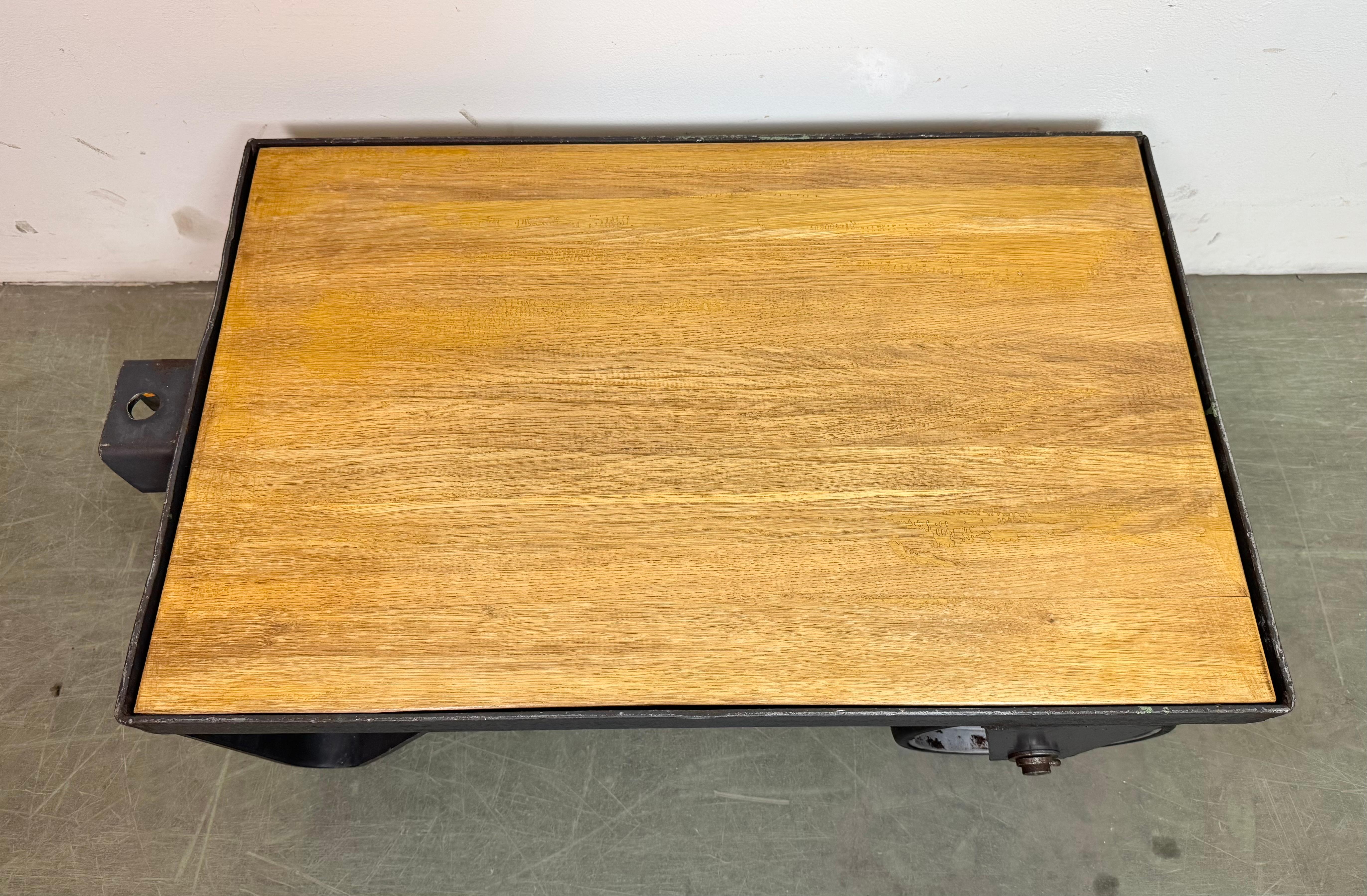 Black Industrial Coffee Table Cart, 1960s For Sale 4