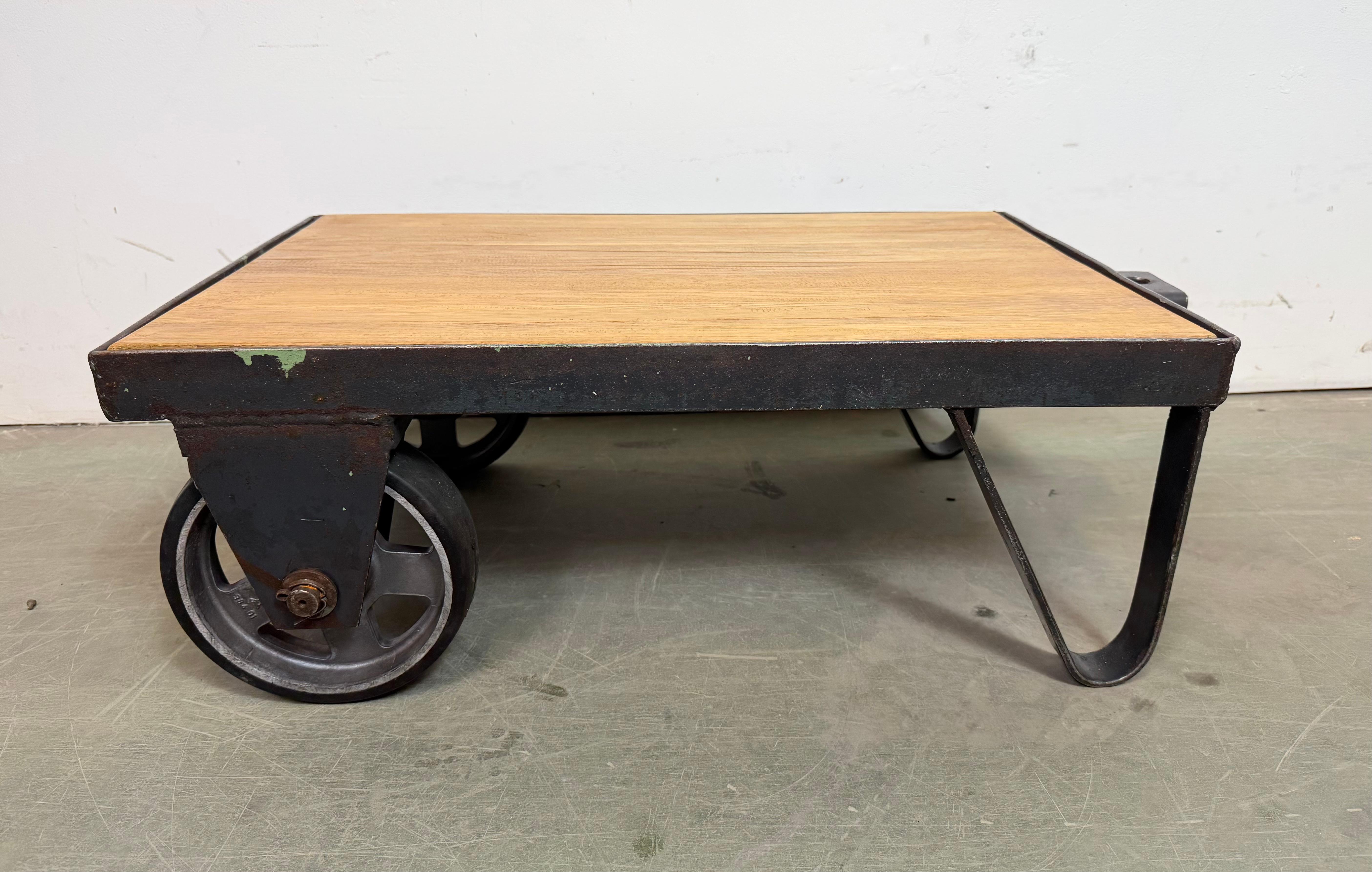 Black Industrial Coffee Table Cart, 1960s For Sale 10