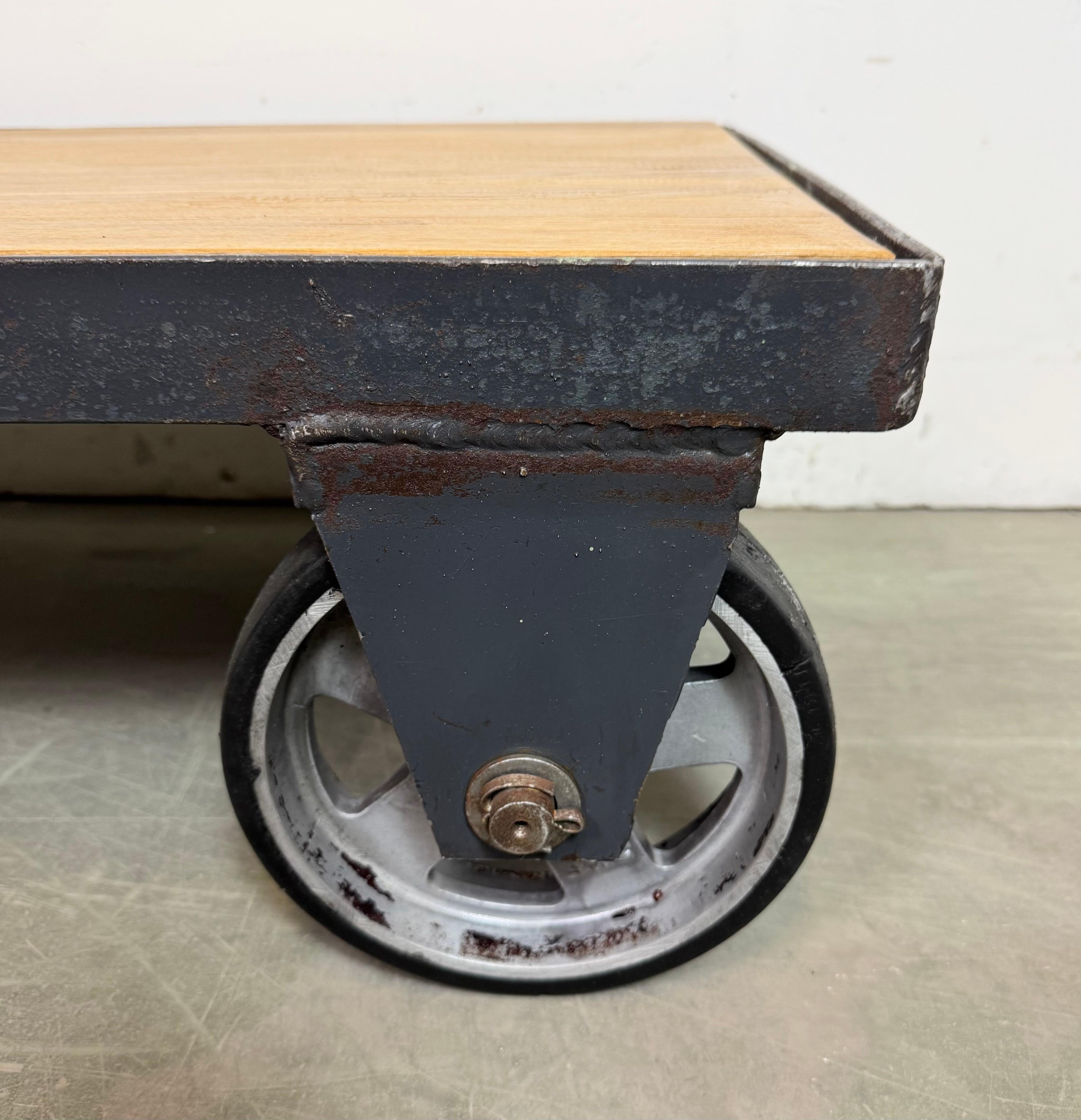 Black Industrial Coffee Table Cart, 1960s For Sale 1