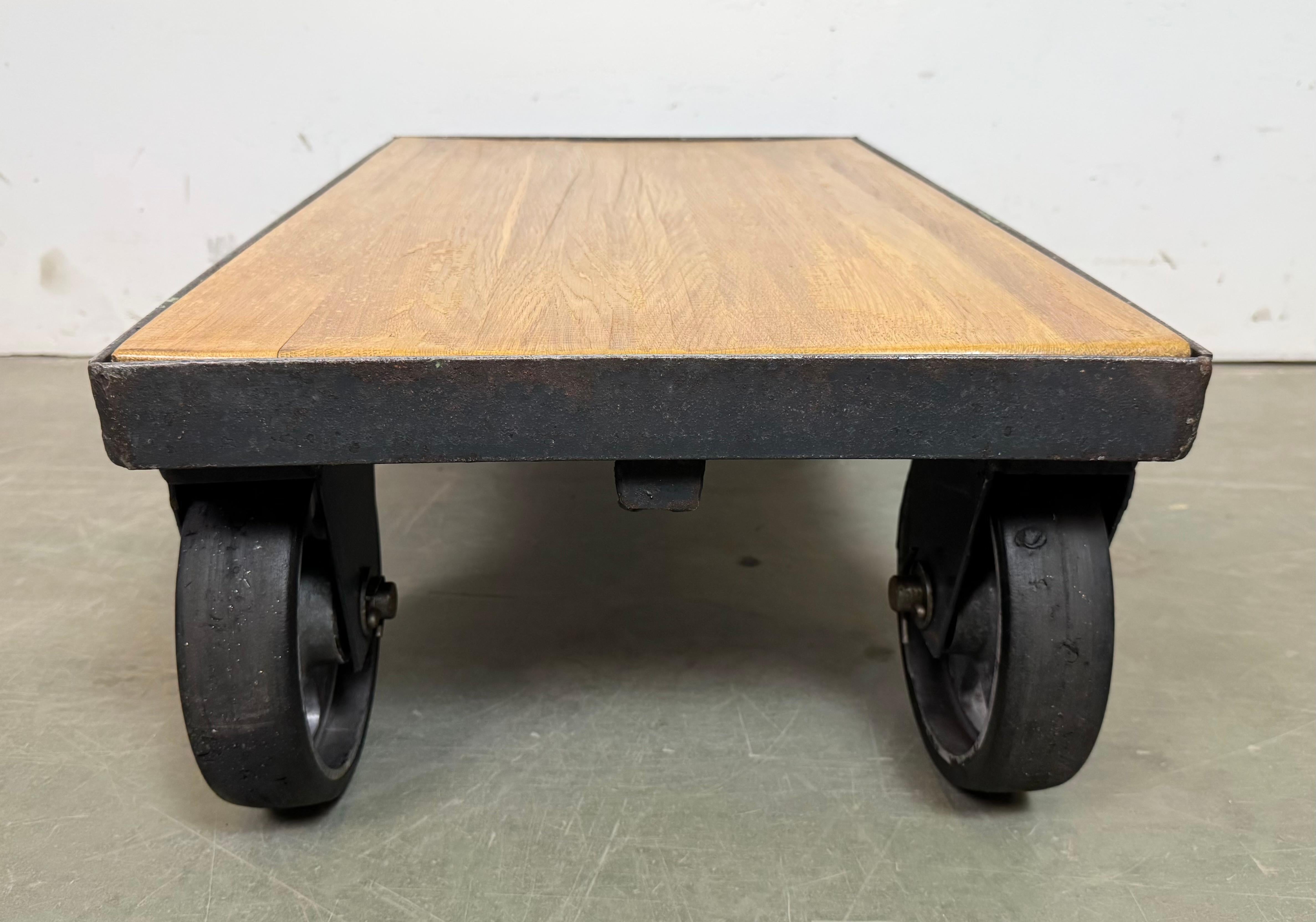 Black Industrial Coffee Table Cart, 1960s For Sale 3