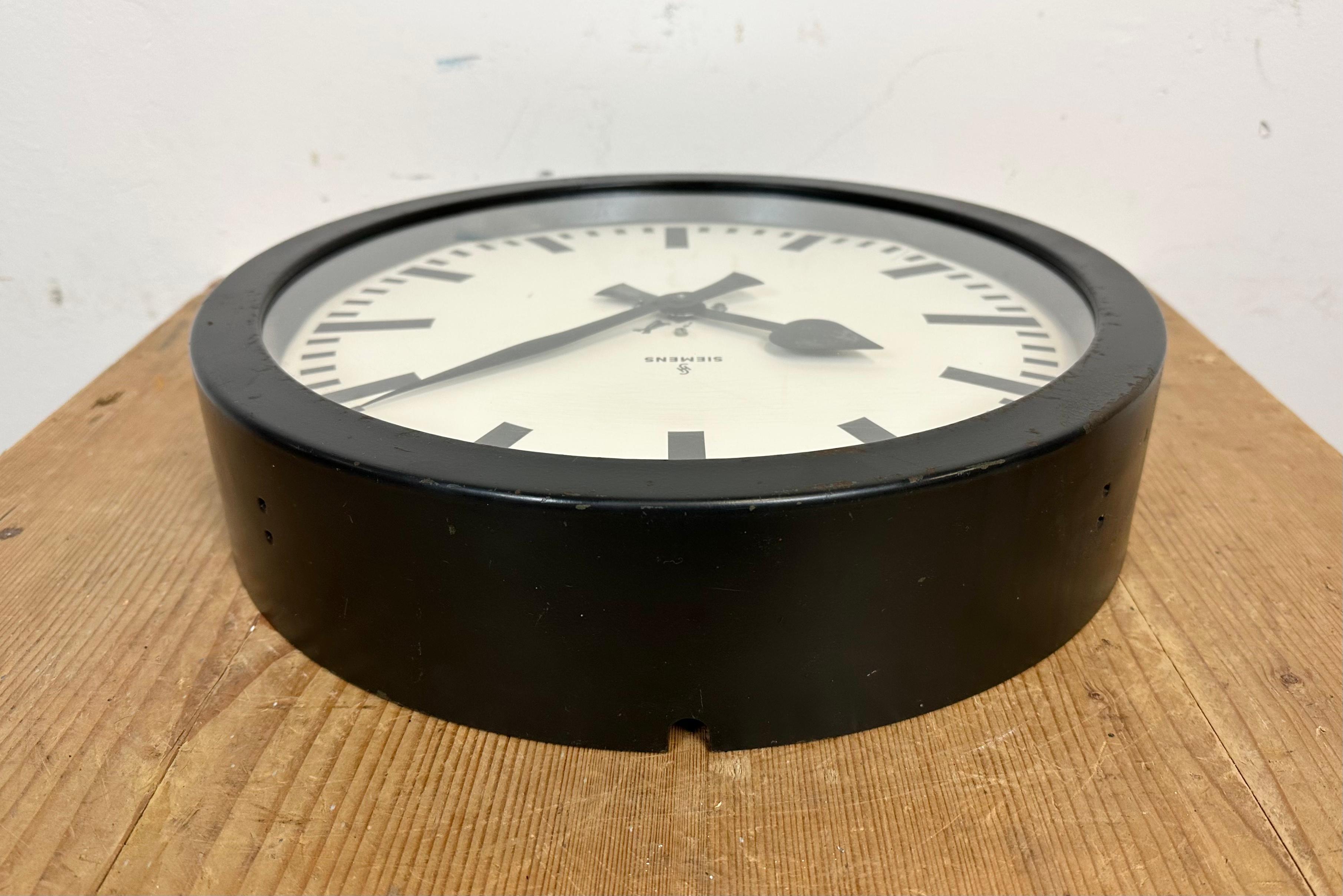 Black Industrial Factory Wall Clock from Siemens, 1950s For Sale 7