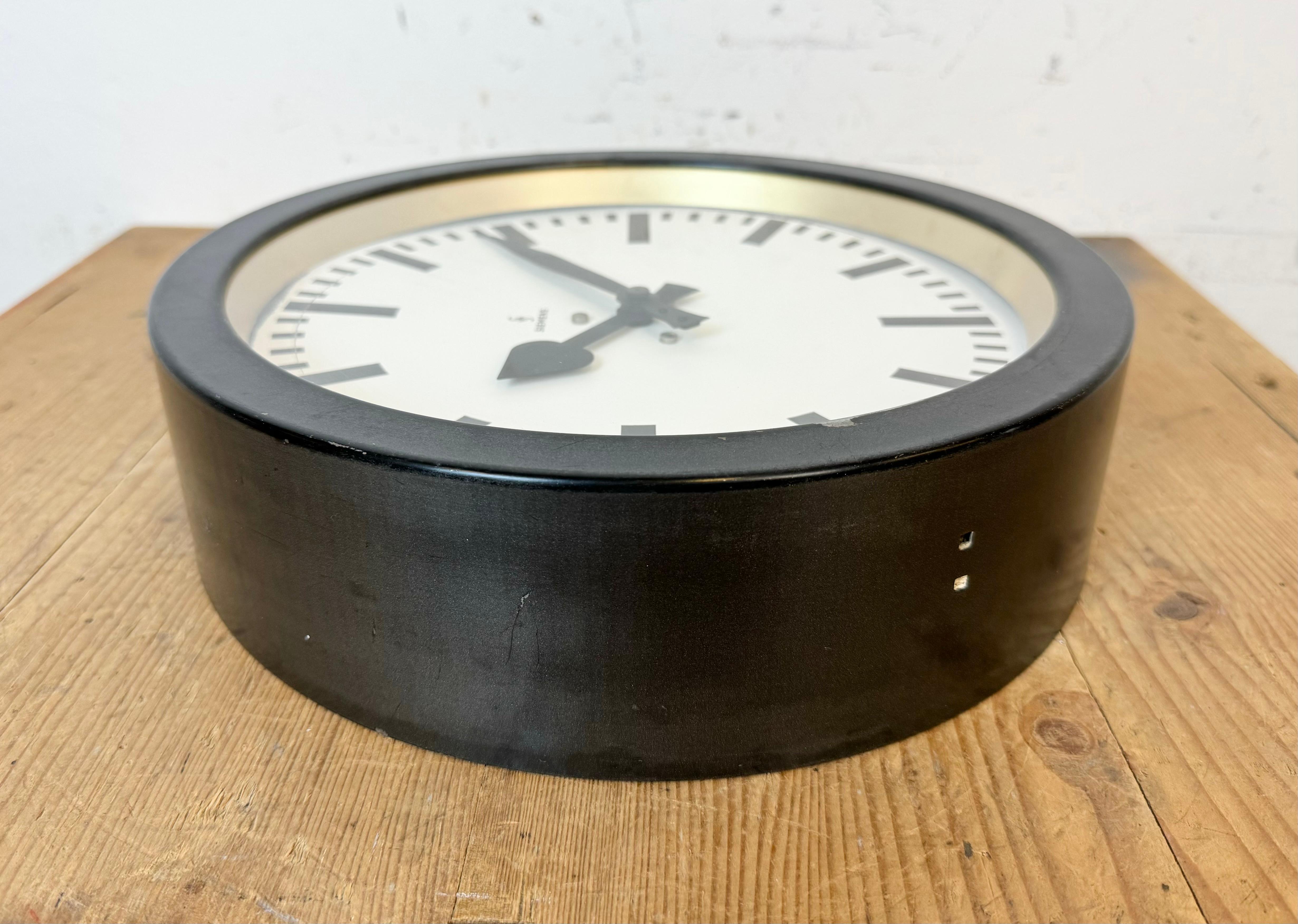 Black Industrial Factory Wall Clock from Siemens, 1950s For Sale 6