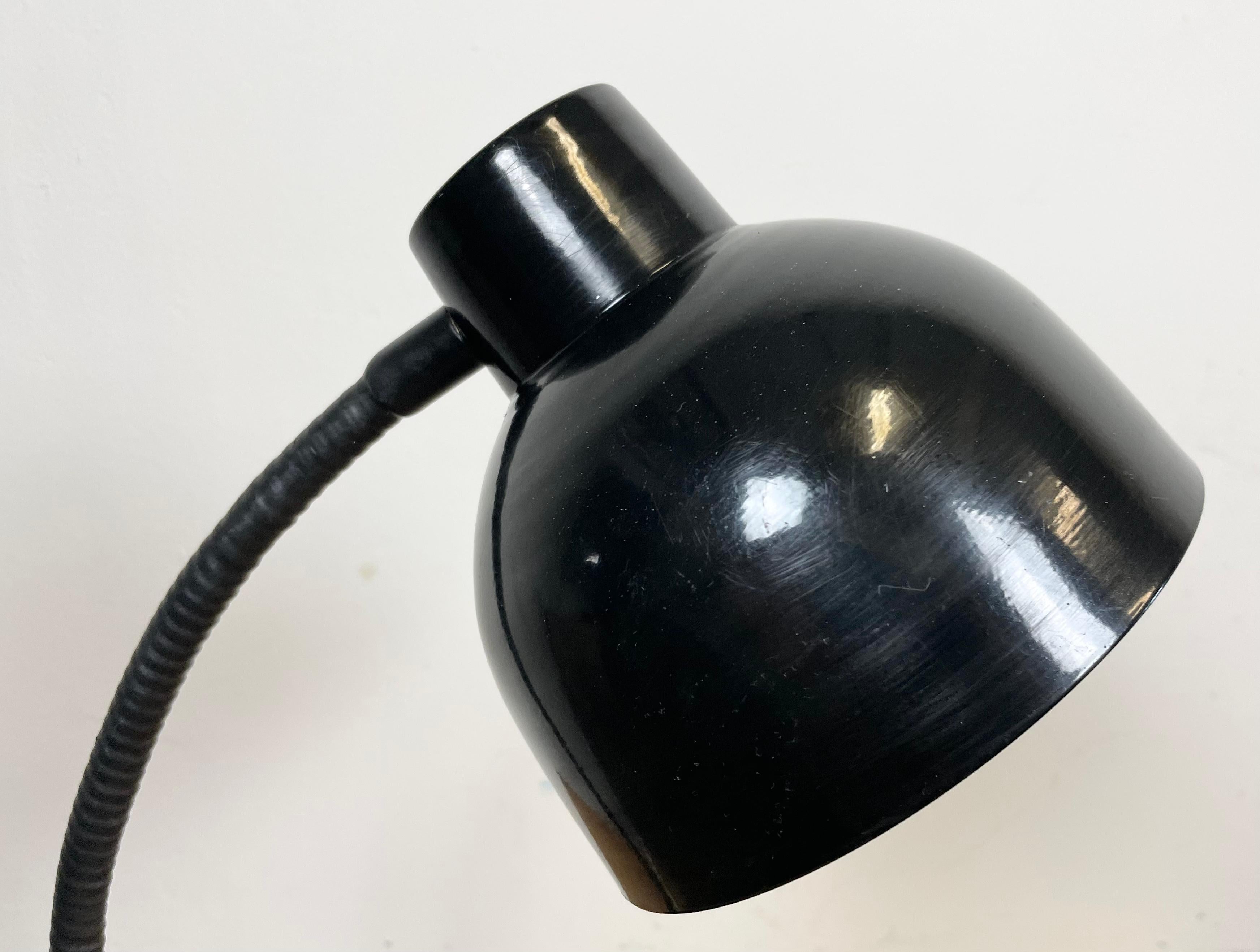 Lampe de table industrielle noire à col de cygne, années 1960 en vente 4