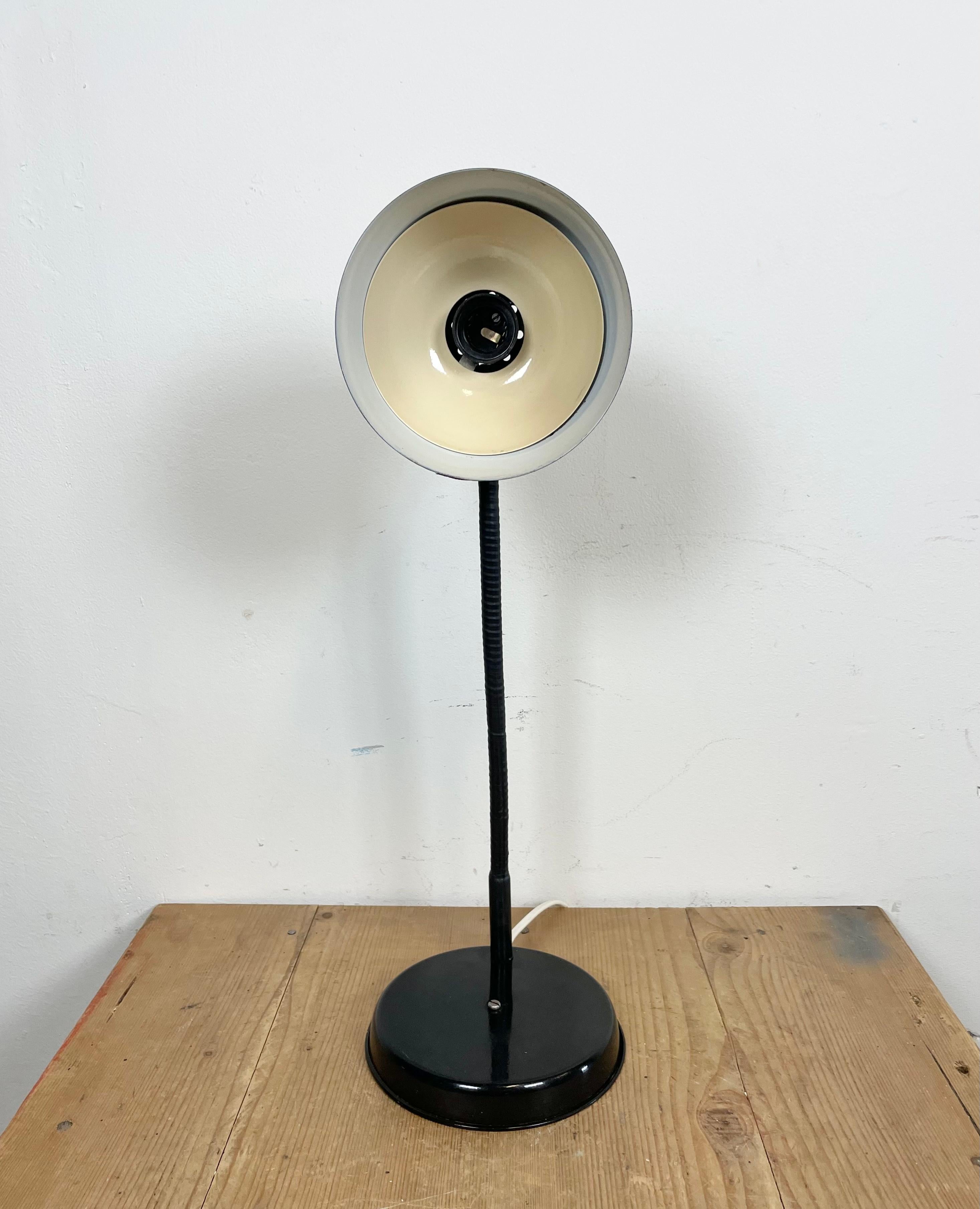 Lampe de table industrielle noire à col de cygne, années 1960 en vente 7