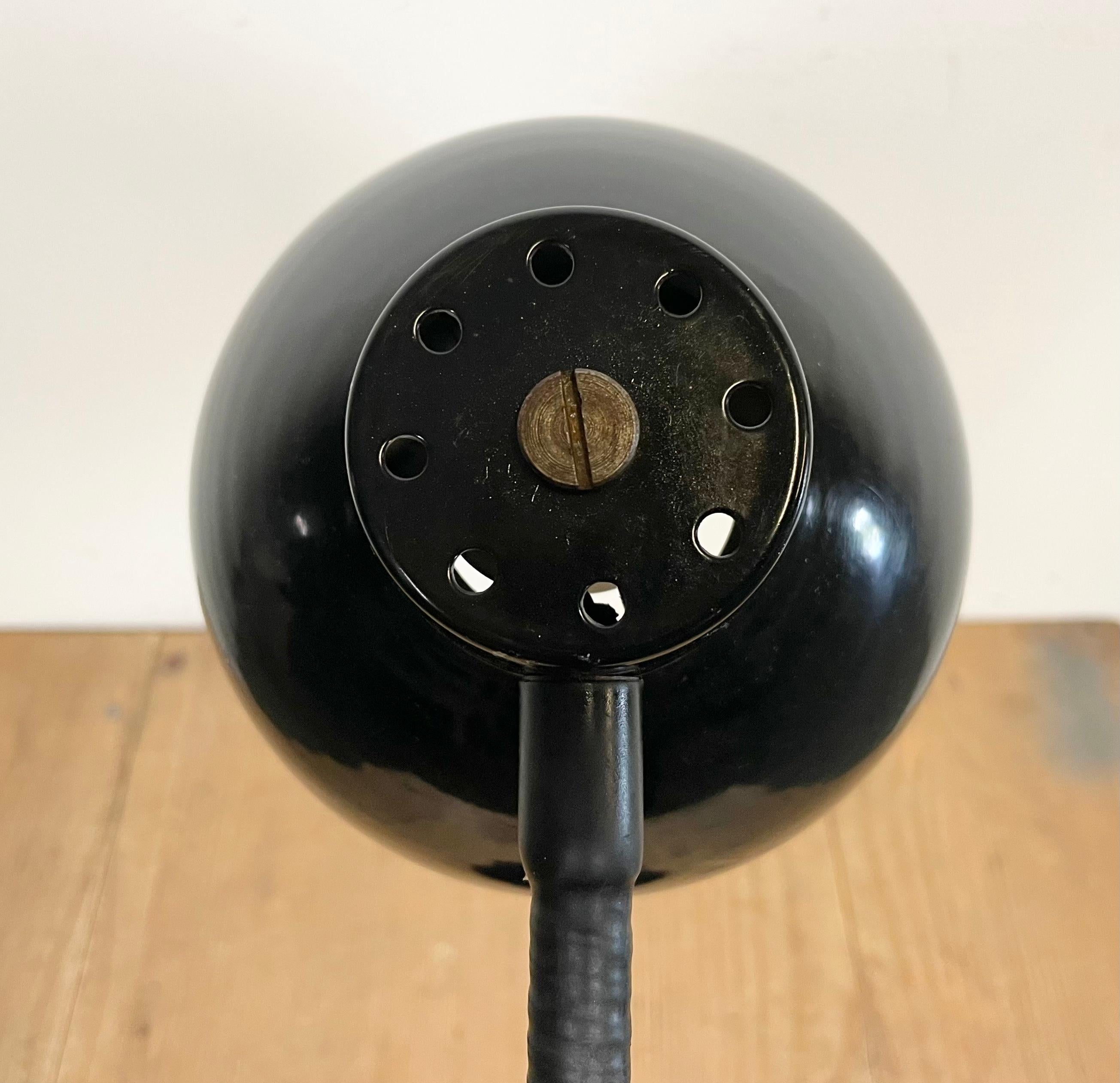 Lampe de table industrielle noire à col de cygne, années 1960 en vente 1