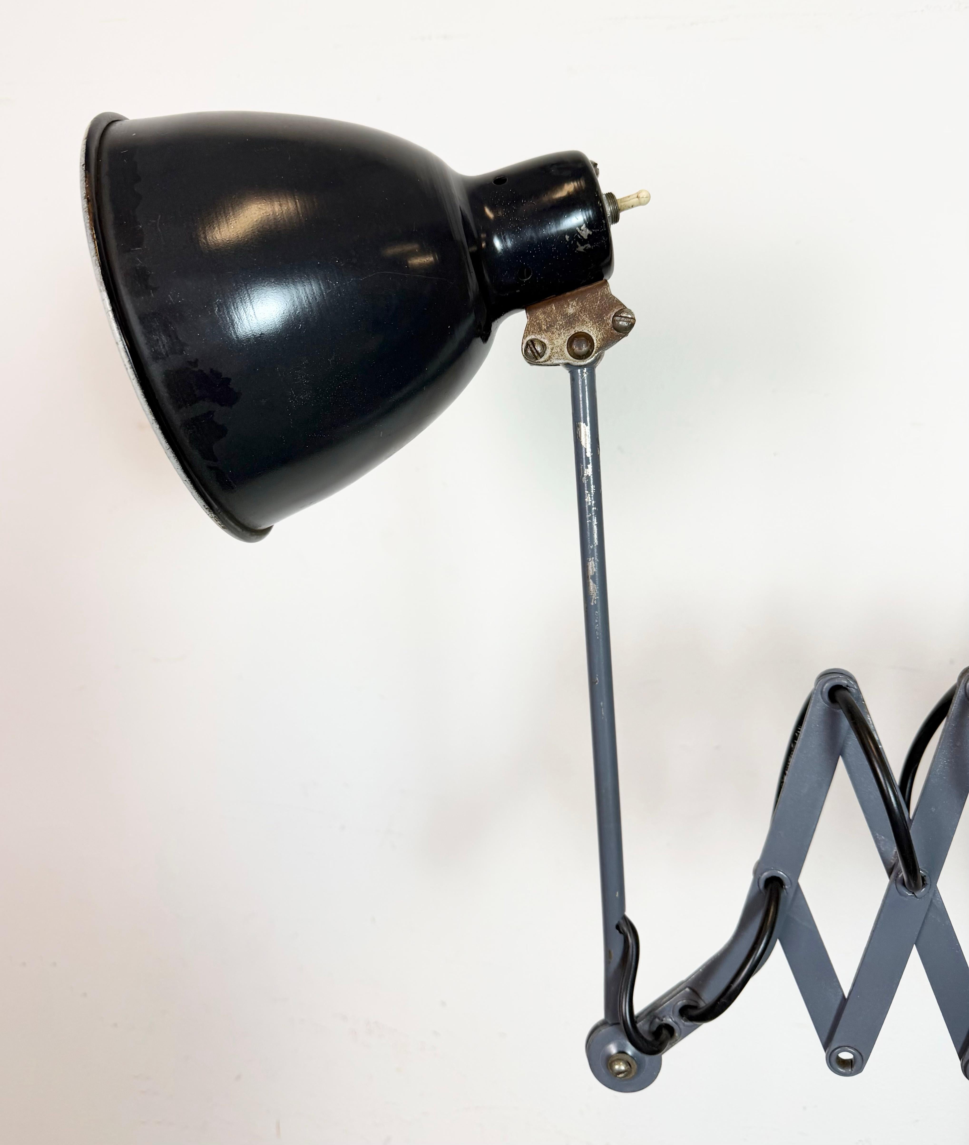 Black Industrial Soviet Scissor Wall Lamp, 1960s siglo XX en venta