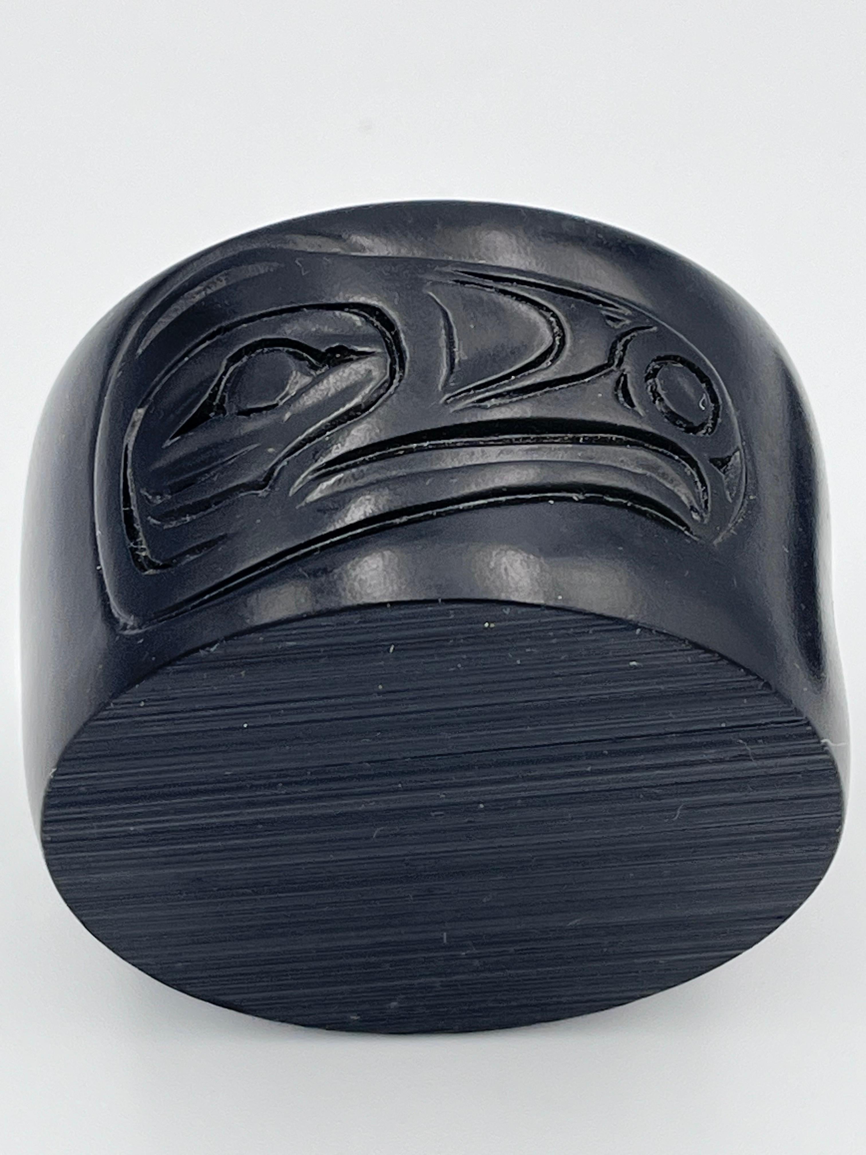 Black Inuit Pacific North West Native American Decorative Lidded Box Bird Motif For Sale 7