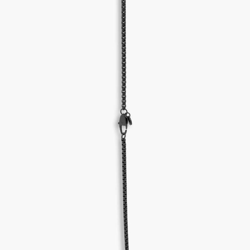 Halskette mit schwarzer IP-Plattierung aus Edelstahl und Lens Gear im Zustand „Neu“ im Angebot in Fulham business exchange, London