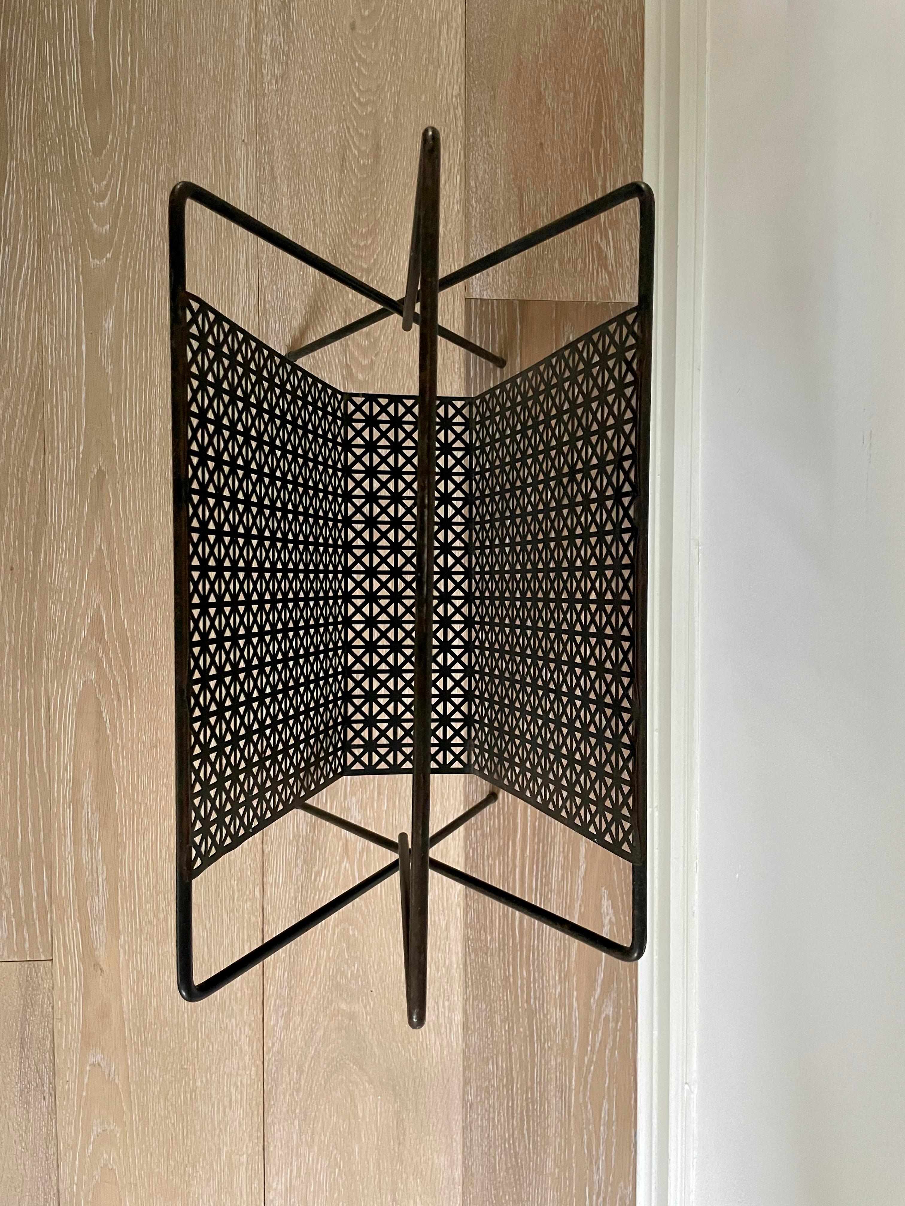 Black Iron Magazine Rack in the Style of Mathieu Matégot In Good Condition For Sale In Los Angeles, CA