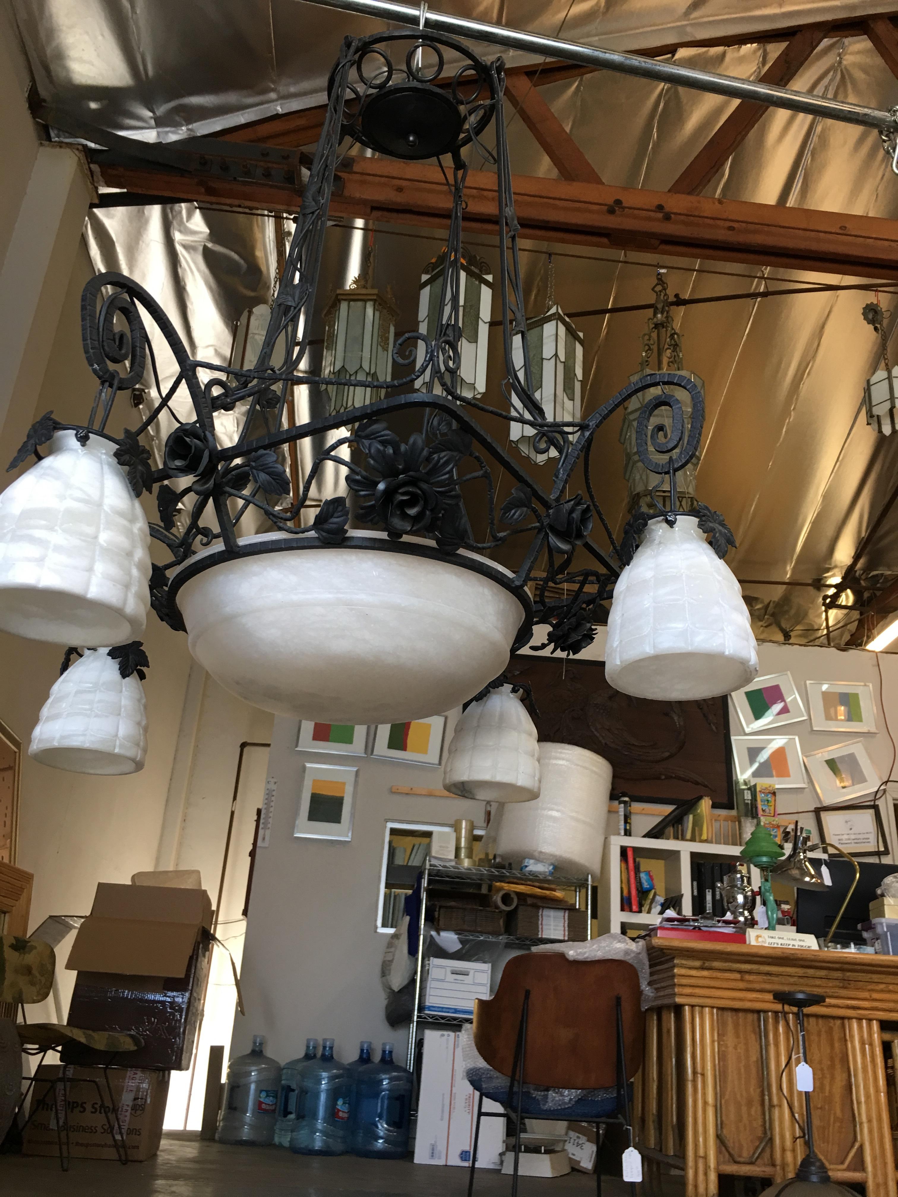 American Black Iron Tole 4-Light Chandelier with Alabaster Shades For Sale