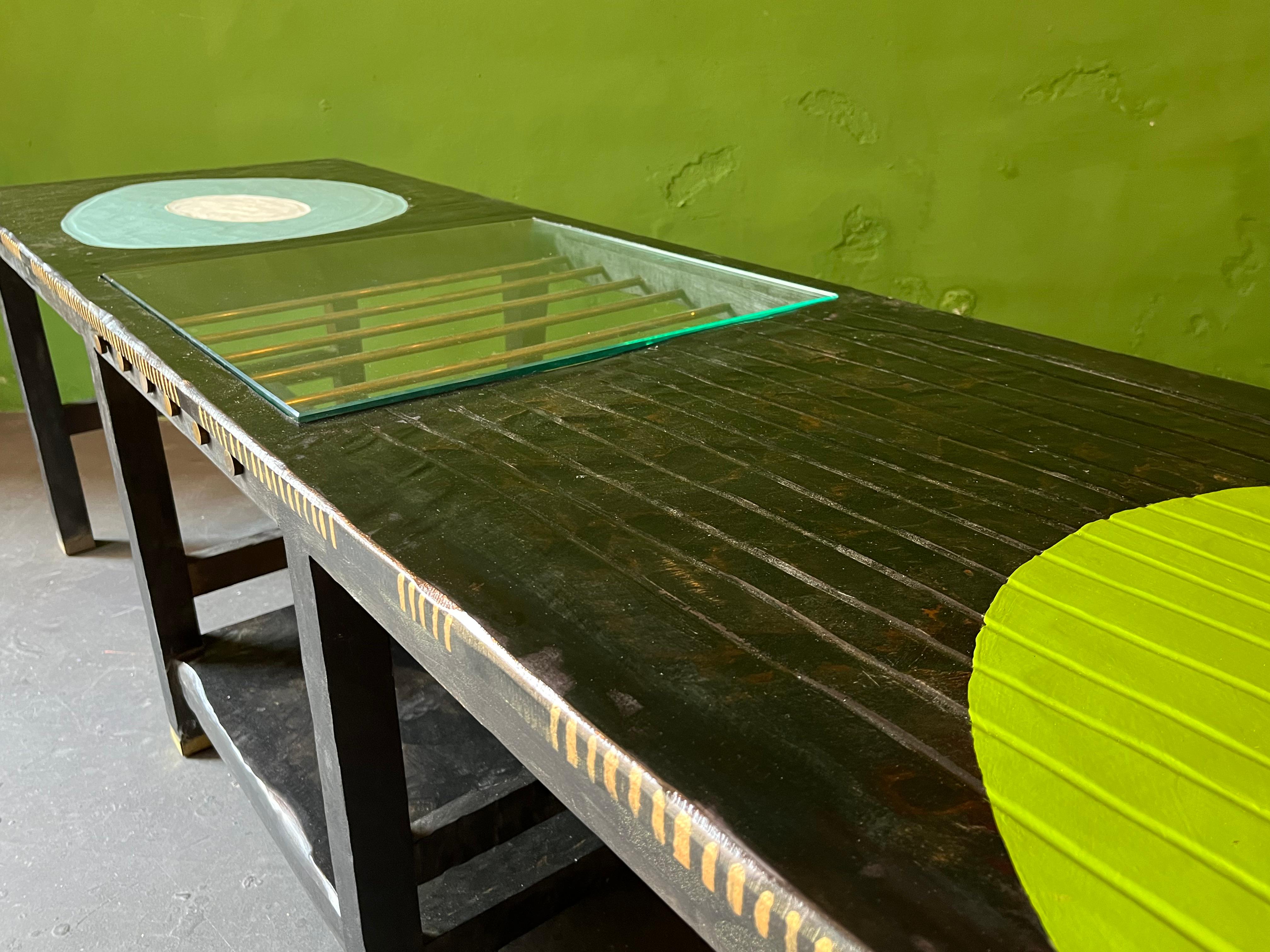 Schwarz ist schöner Tisch, zeitgenössisch gestaltet von Markus Friedrich Staab, 2022 im Angebot 3