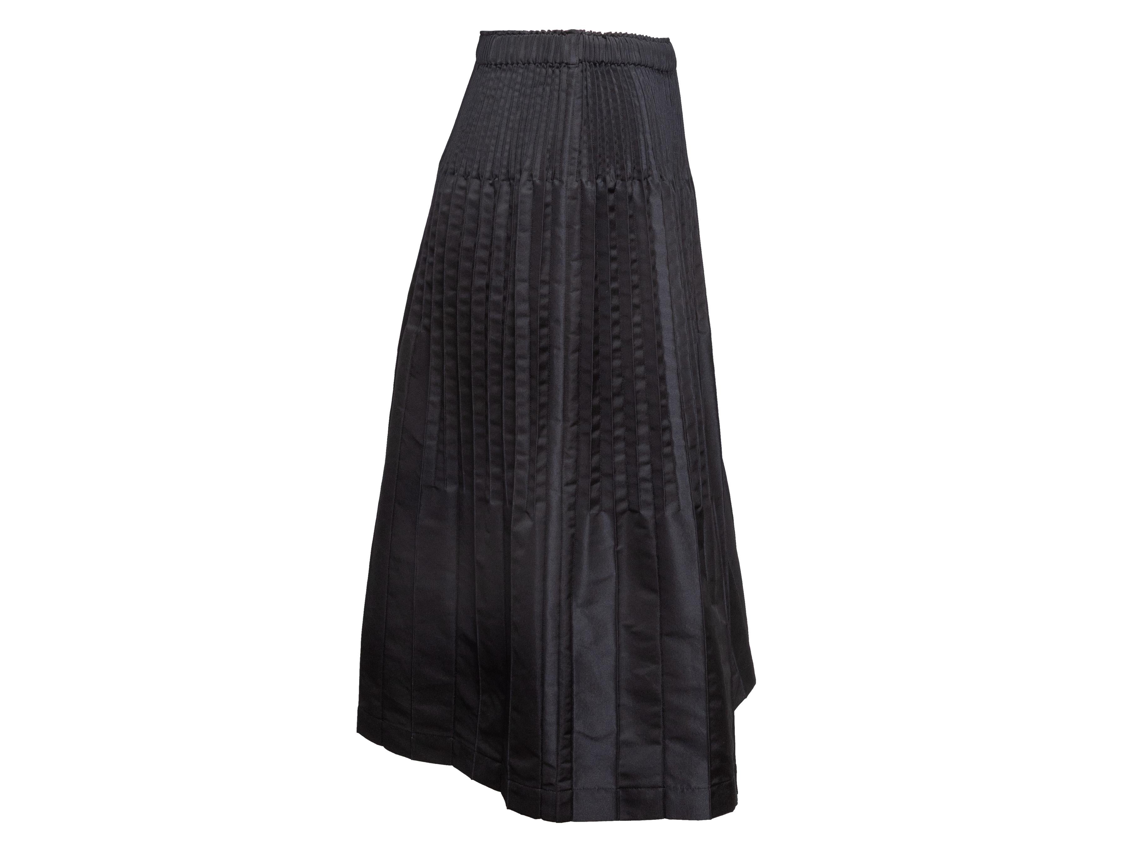 Schwarzer Issey Miyake Falten-Midirock Designer Größe 2 Damen im Angebot